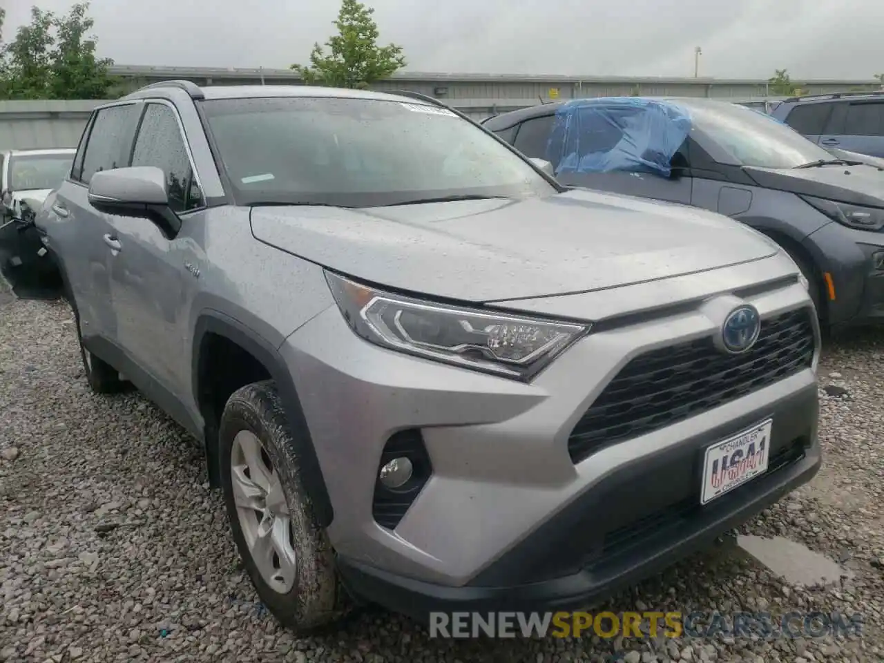 1 Photograph of a damaged car 2T3RWRFV2LW055143 TOYOTA RAV4 2020