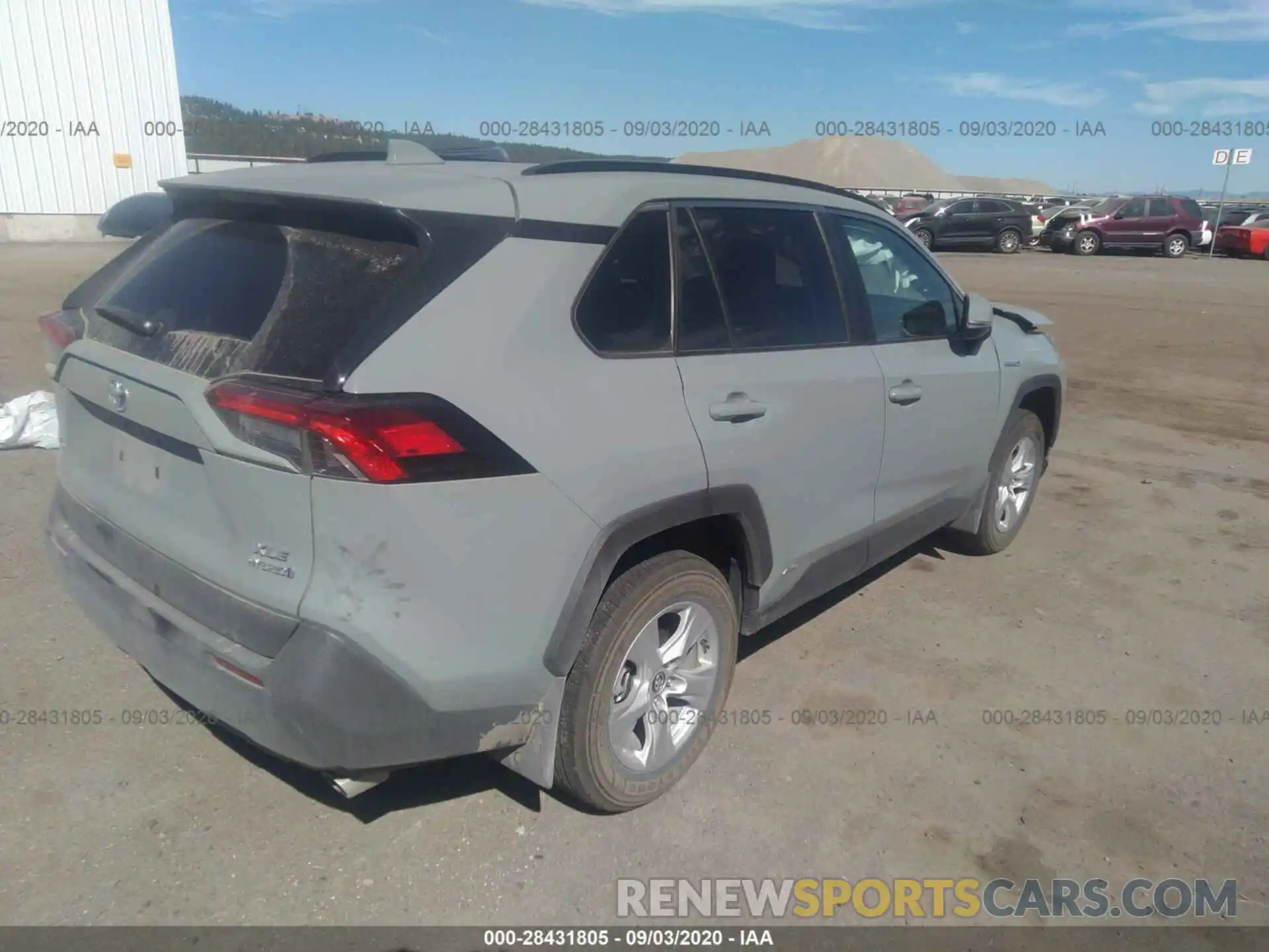 4 Photograph of a damaged car 2T3RWRFV2LW060181 TOYOTA RAV4 2020