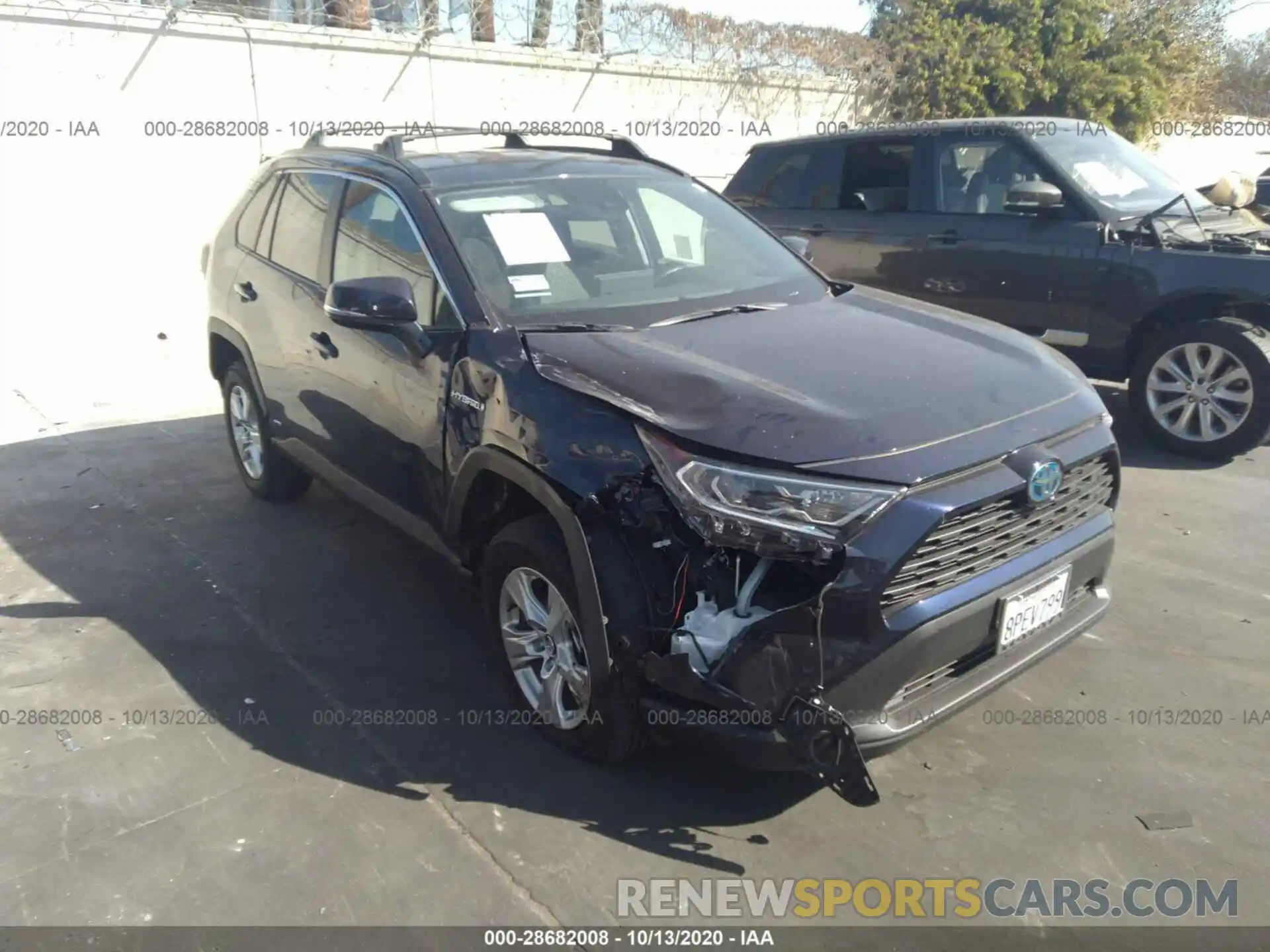 1 Photograph of a damaged car 2T3RWRFV2LW075554 TOYOTA RAV4 2020