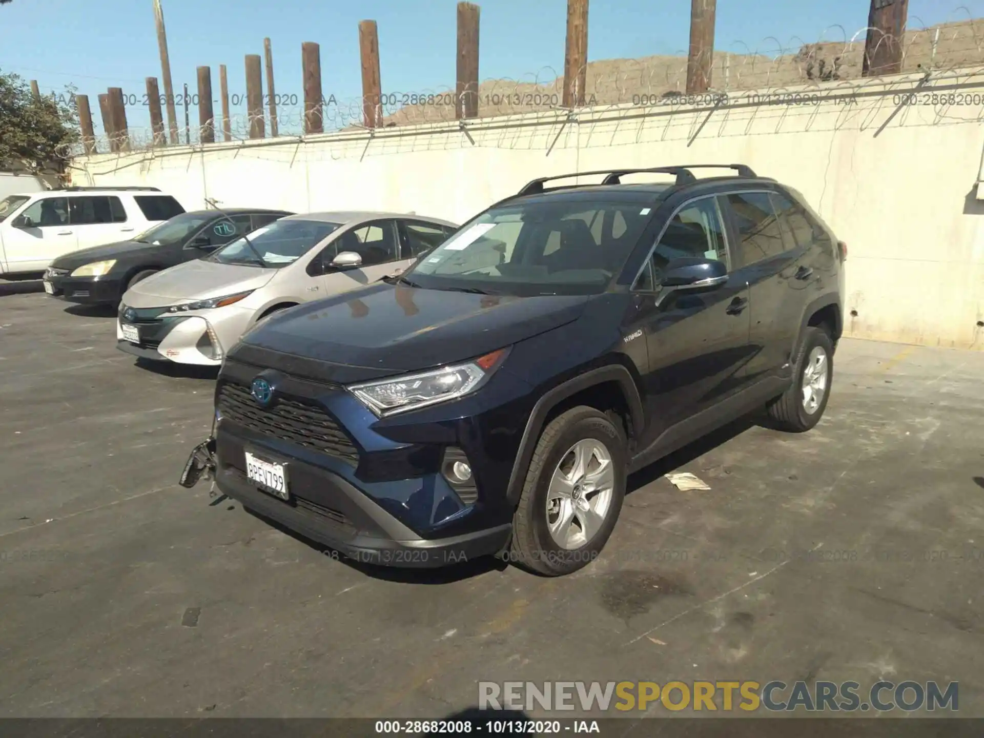 2 Photograph of a damaged car 2T3RWRFV2LW075554 TOYOTA RAV4 2020