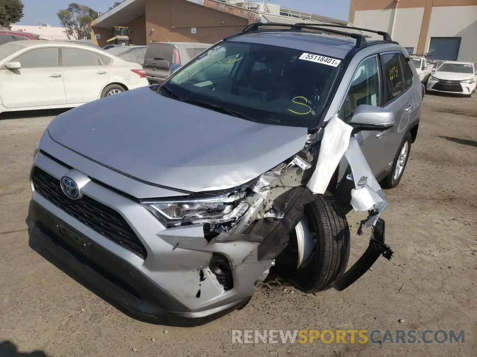 2 Photograph of a damaged car 2T3RWRFV2LW076882 TOYOTA RAV4 2020