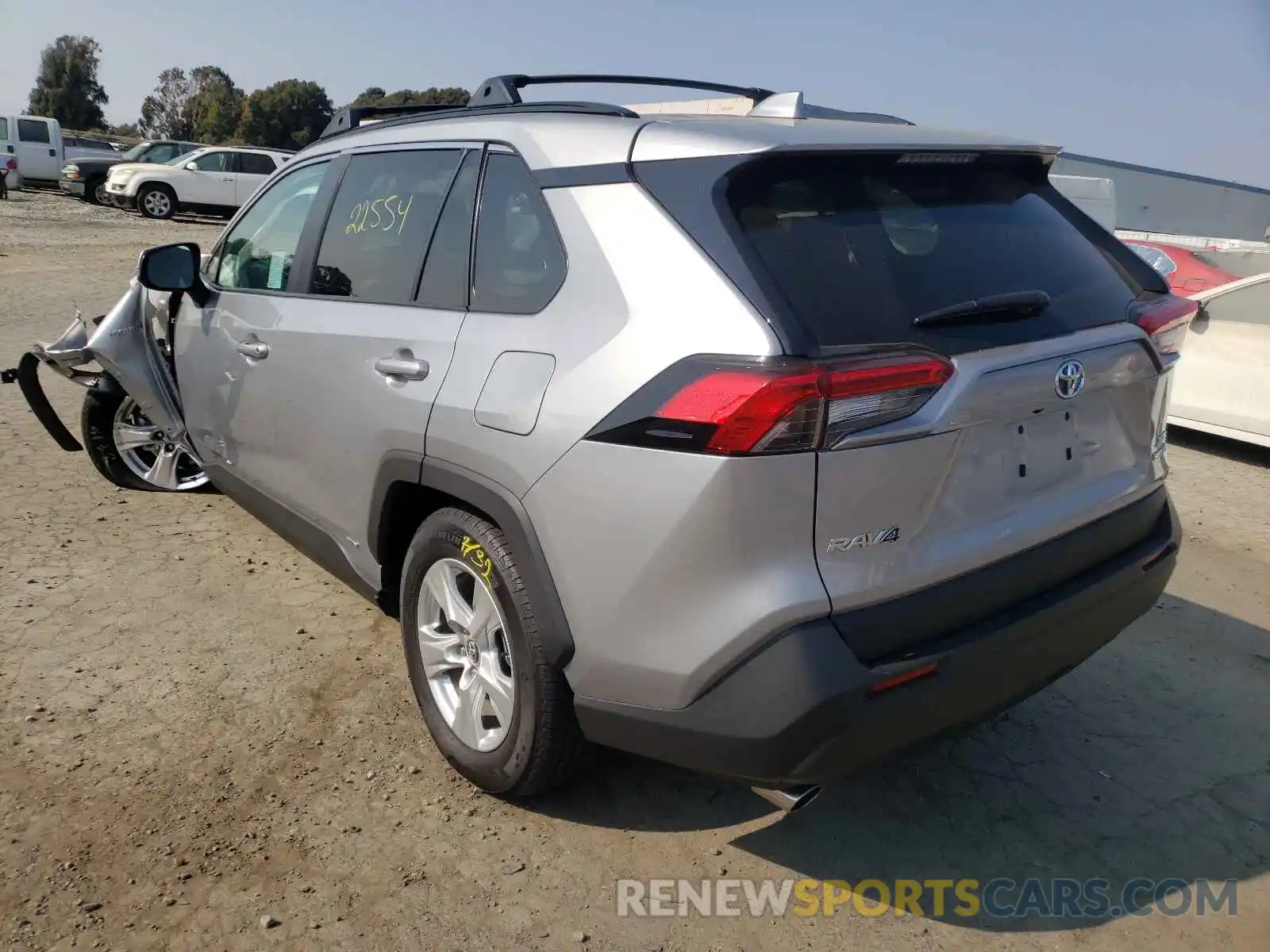 3 Photograph of a damaged car 2T3RWRFV2LW076882 TOYOTA RAV4 2020