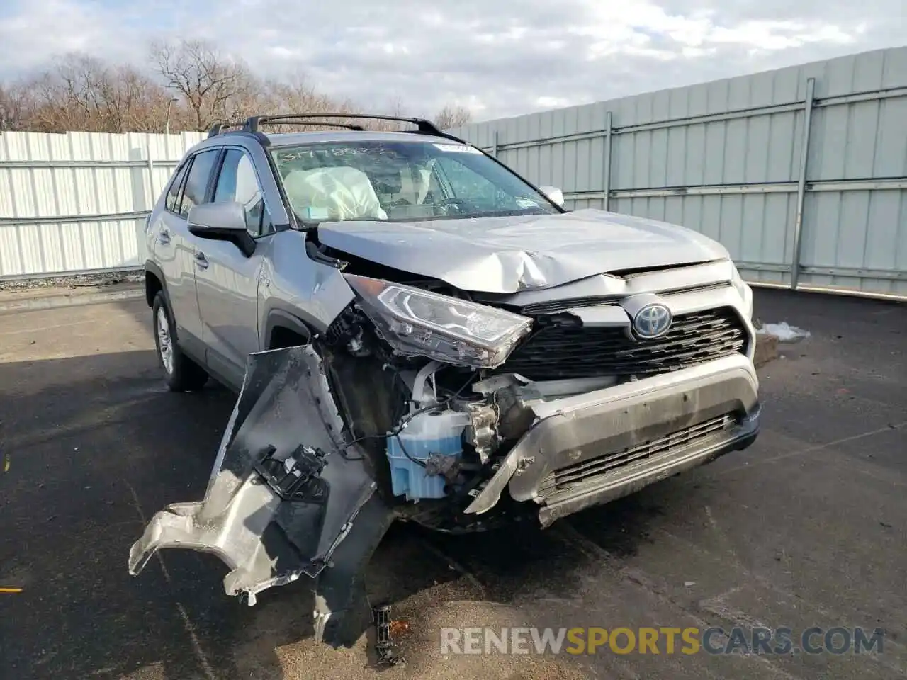 1 Photograph of a damaged car 2T3RWRFV2LW080883 TOYOTA RAV4 2020