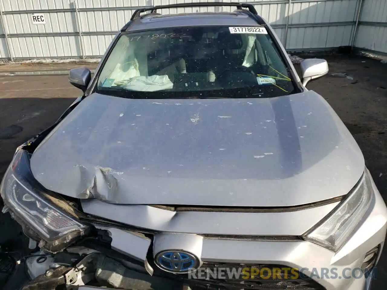 7 Photograph of a damaged car 2T3RWRFV2LW080883 TOYOTA RAV4 2020