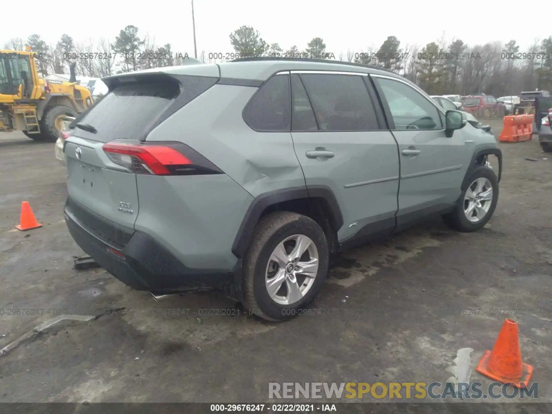 4 Photograph of a damaged car 2T3RWRFV2LW083587 TOYOTA RAV4 2020