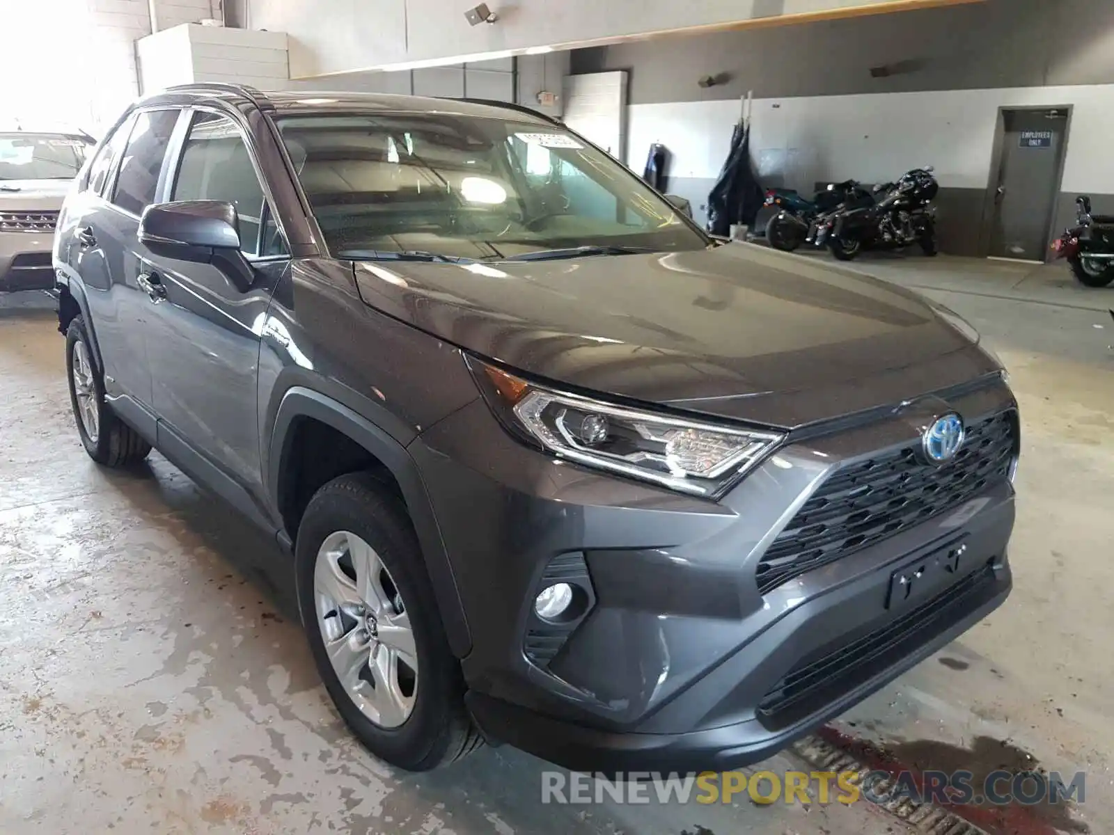 1 Фотография поврежденного автомобиля 2T3RWRFV2LW083895 TOYOTA RAV4 2020