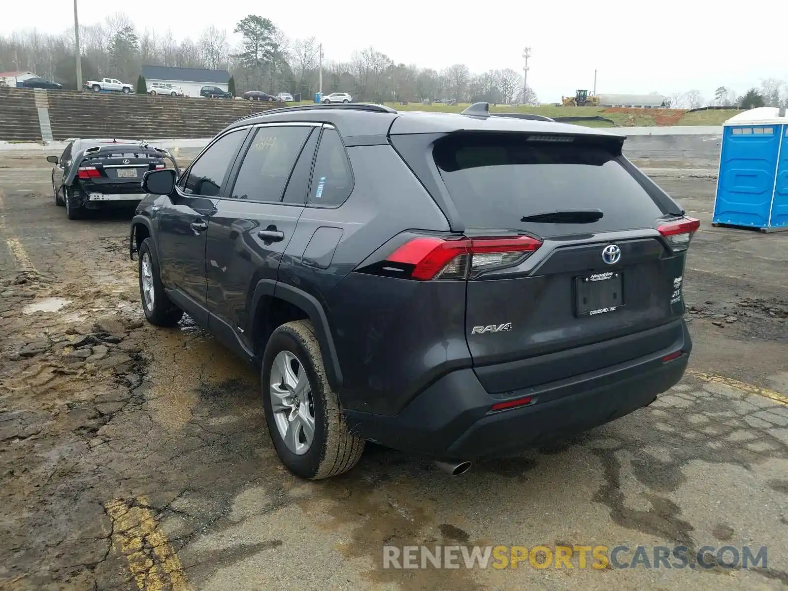 3 Photograph of a damaged car 2T3RWRFV2LW087879 TOYOTA RAV4 2020