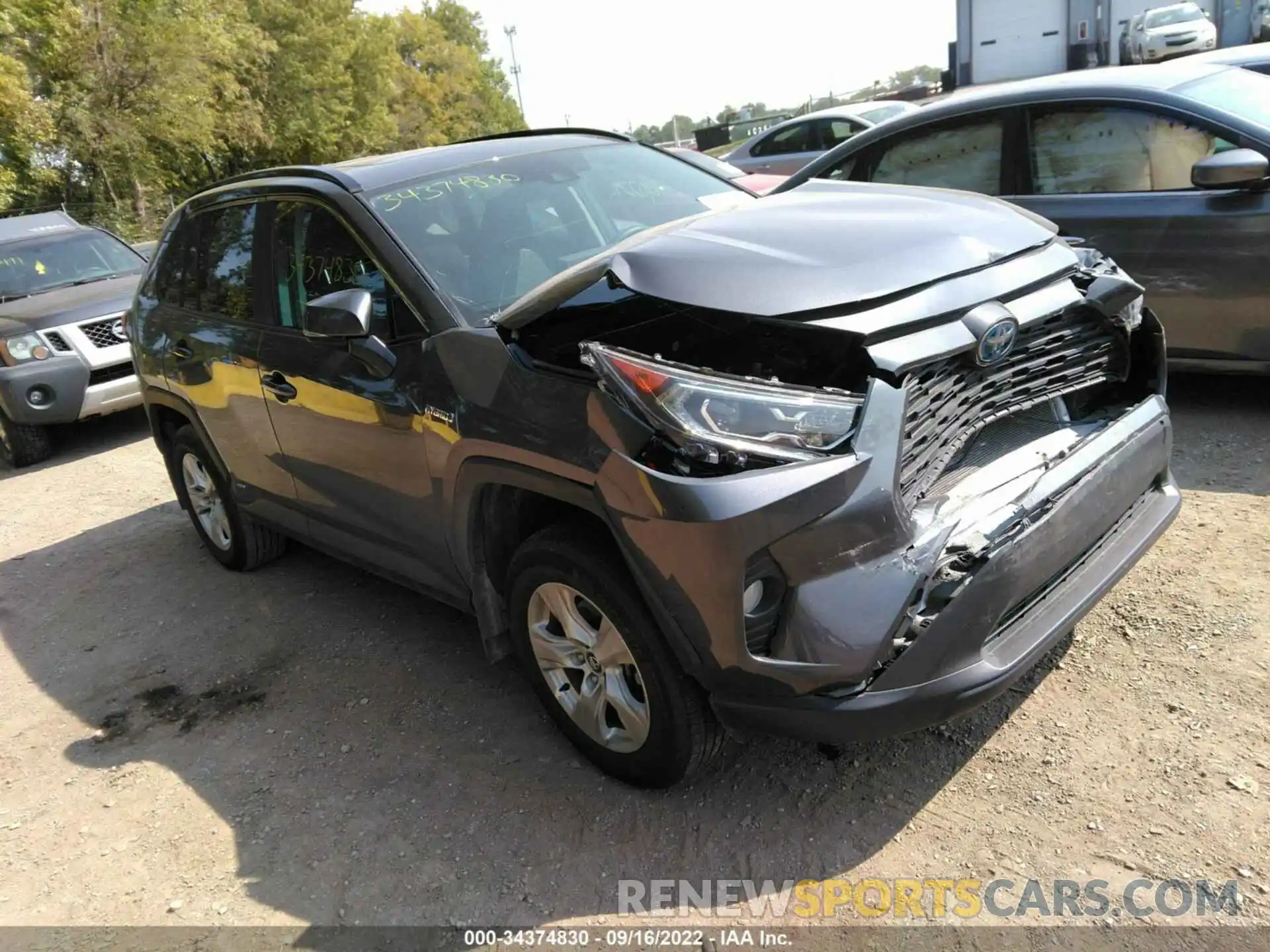 1 Photograph of a damaged car 2T3RWRFV2LW095156 TOYOTA RAV4 2020