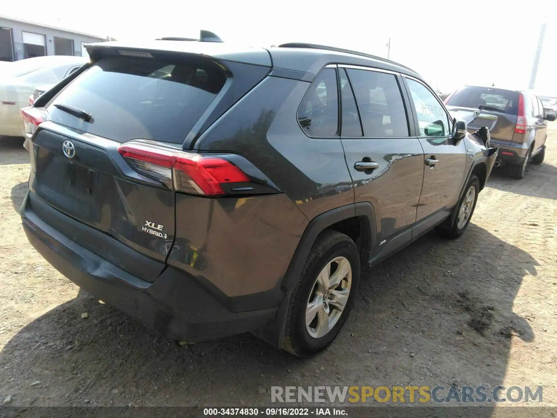 4 Photograph of a damaged car 2T3RWRFV2LW095156 TOYOTA RAV4 2020