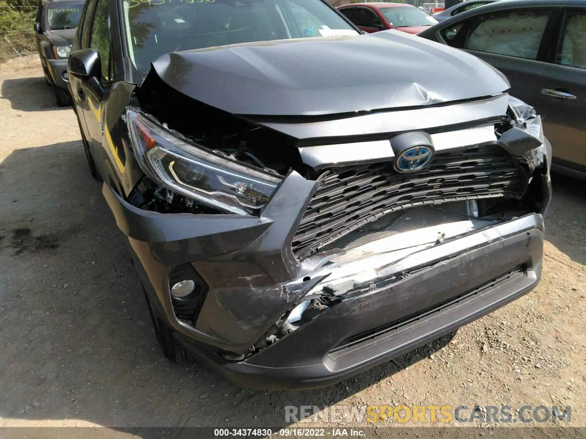 6 Photograph of a damaged car 2T3RWRFV2LW095156 TOYOTA RAV4 2020