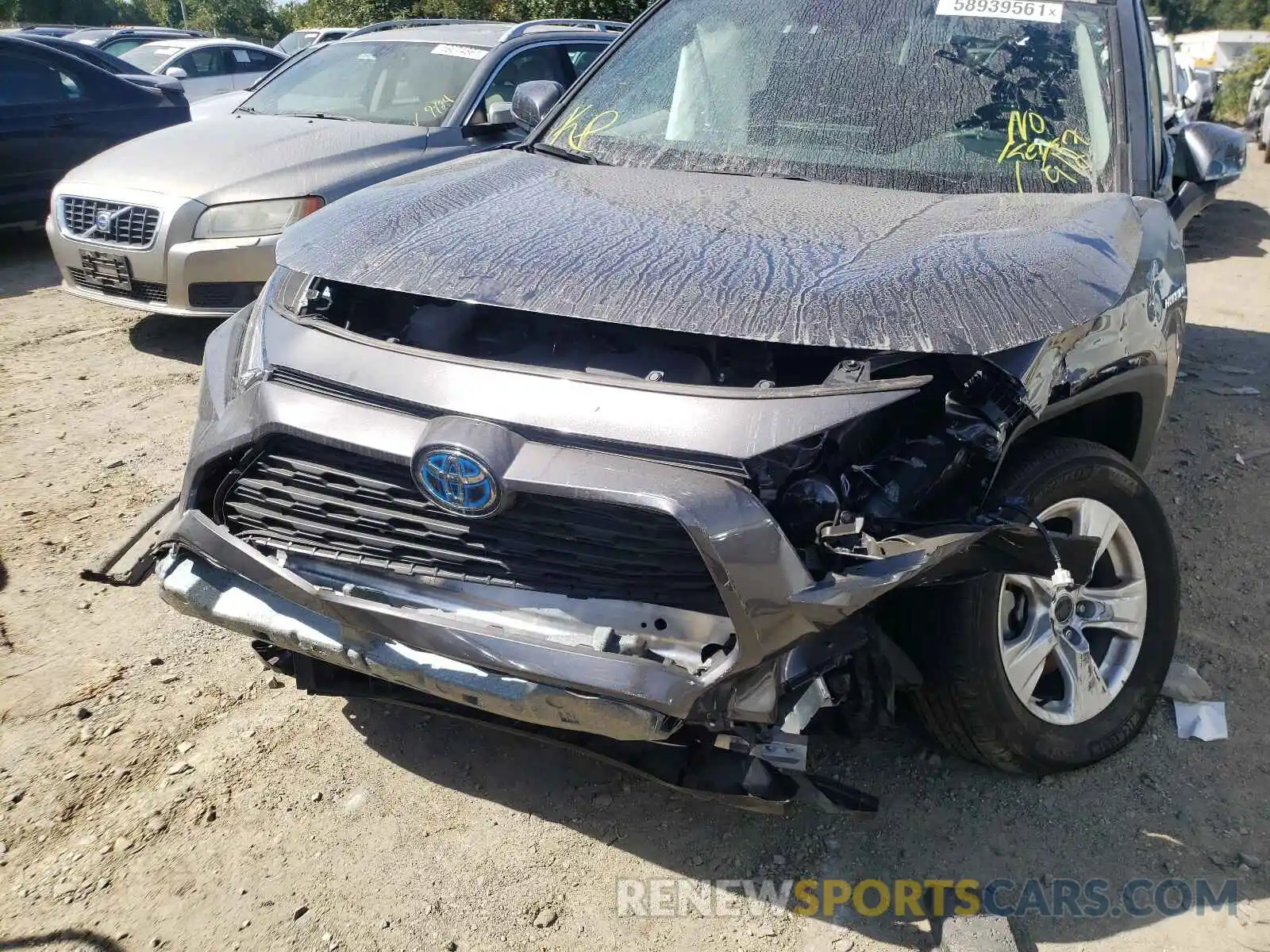 9 Photograph of a damaged car 2T3RWRFV2LW095321 TOYOTA RAV4 2020