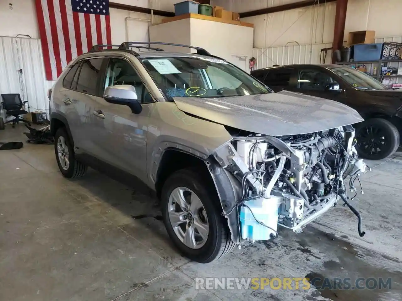 1 Photograph of a damaged car 2T3RWRFV2LW097702 TOYOTA RAV4 2020