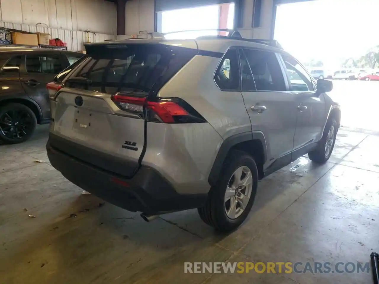 4 Photograph of a damaged car 2T3RWRFV2LW097702 TOYOTA RAV4 2020