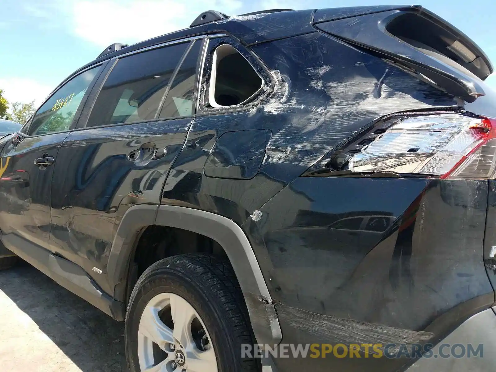 9 Photograph of a damaged car 2T3RWRFV3LW053921 TOYOTA RAV4 2020