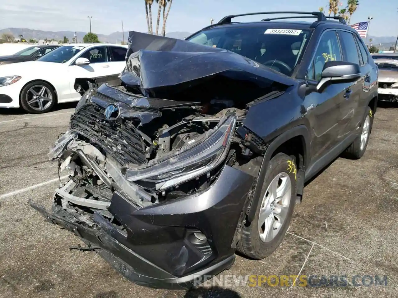 2 Photograph of a damaged car 2T3RWRFV3LW055944 TOYOTA RAV4 2020