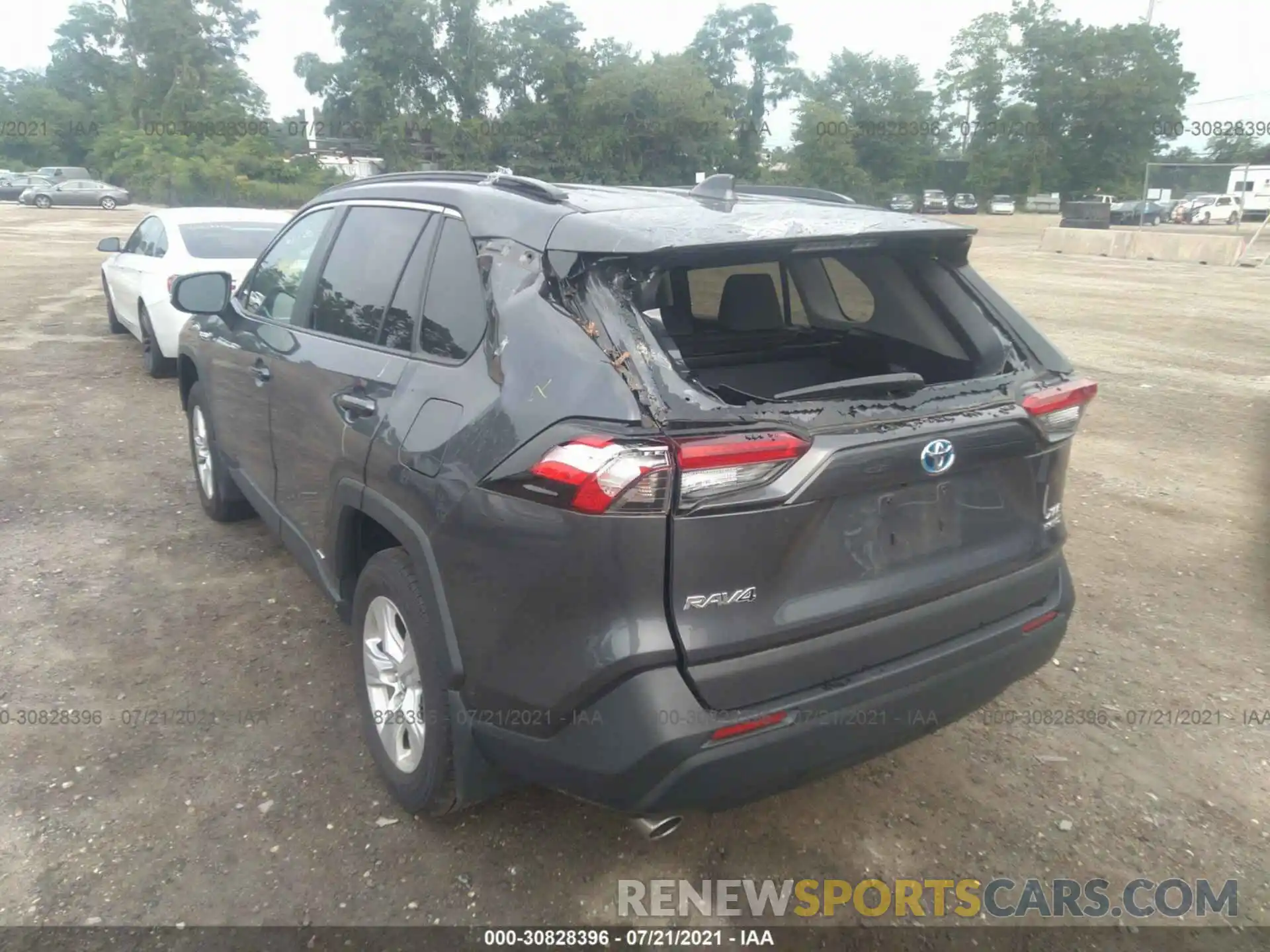 6 Photograph of a damaged car 2T3RWRFV3LW058438 TOYOTA RAV4 2020