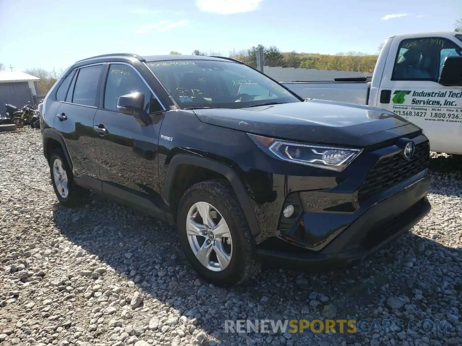 1 Photograph of a damaged car 2T3RWRFV3LW063753 TOYOTA RAV4 2020