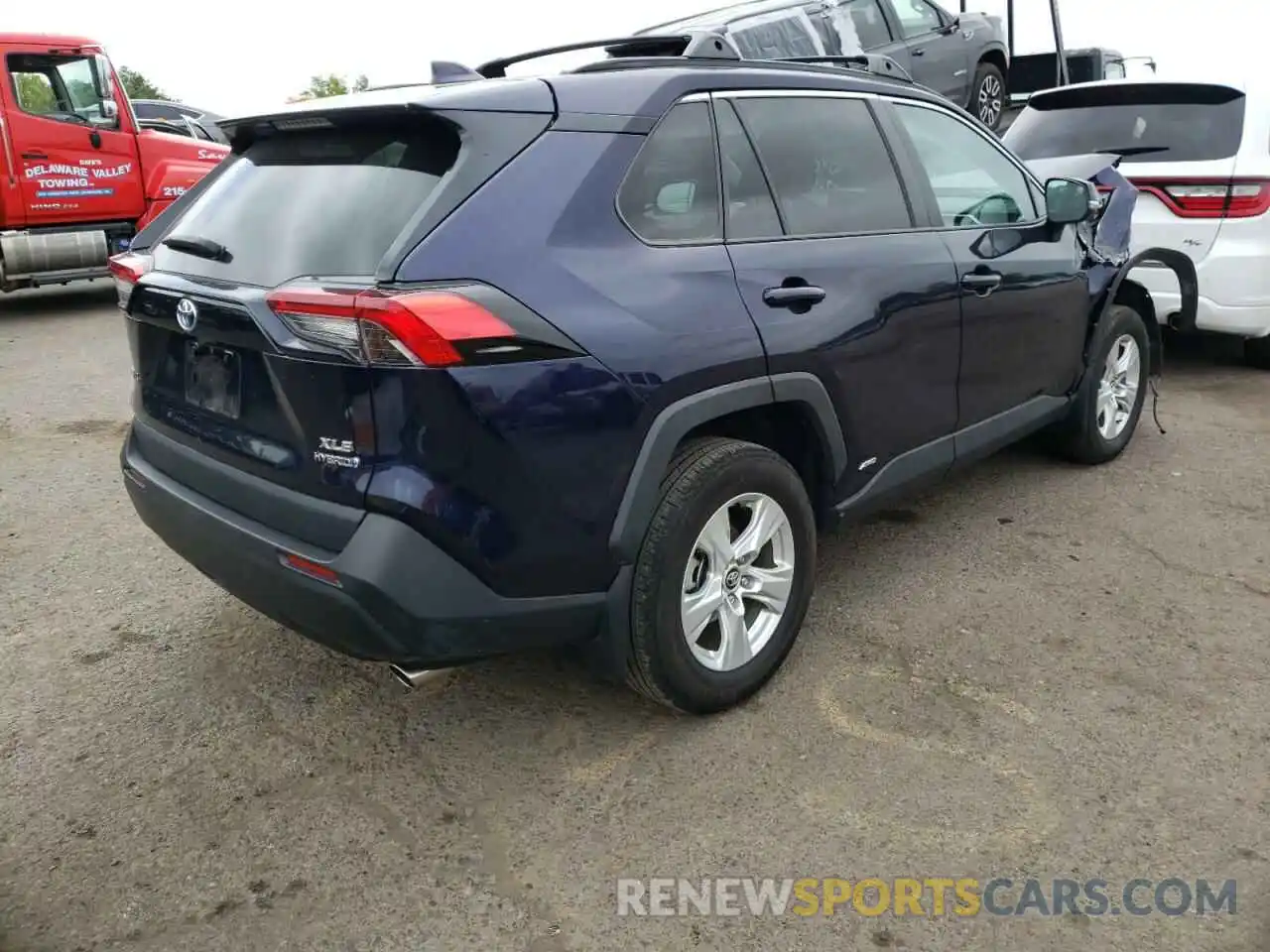 4 Photograph of a damaged car 2T3RWRFV3LW072064 TOYOTA RAV4 2020