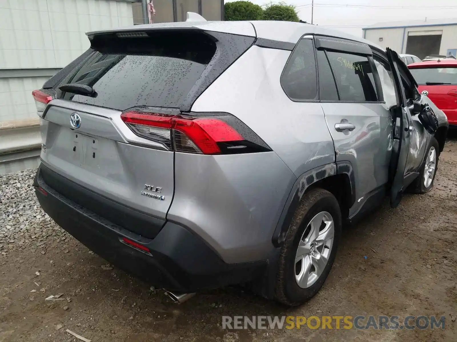 4 Photograph of a damaged car 2T3RWRFV3LW075465 TOYOTA RAV4 2020