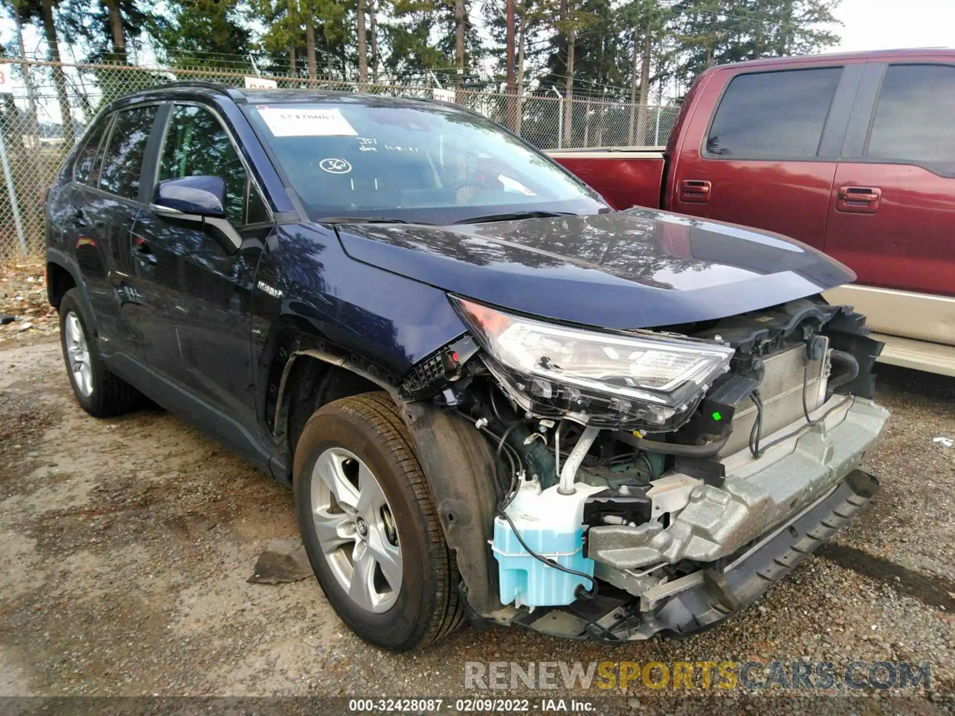 1 Photograph of a damaged car 2T3RWRFV3LW076342 TOYOTA RAV4 2020