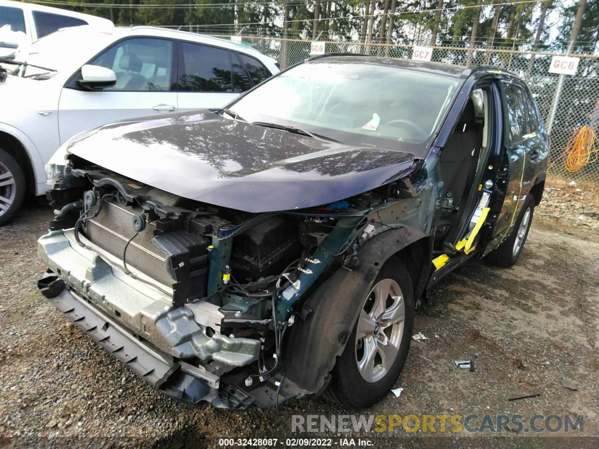 2 Photograph of a damaged car 2T3RWRFV3LW076342 TOYOTA RAV4 2020