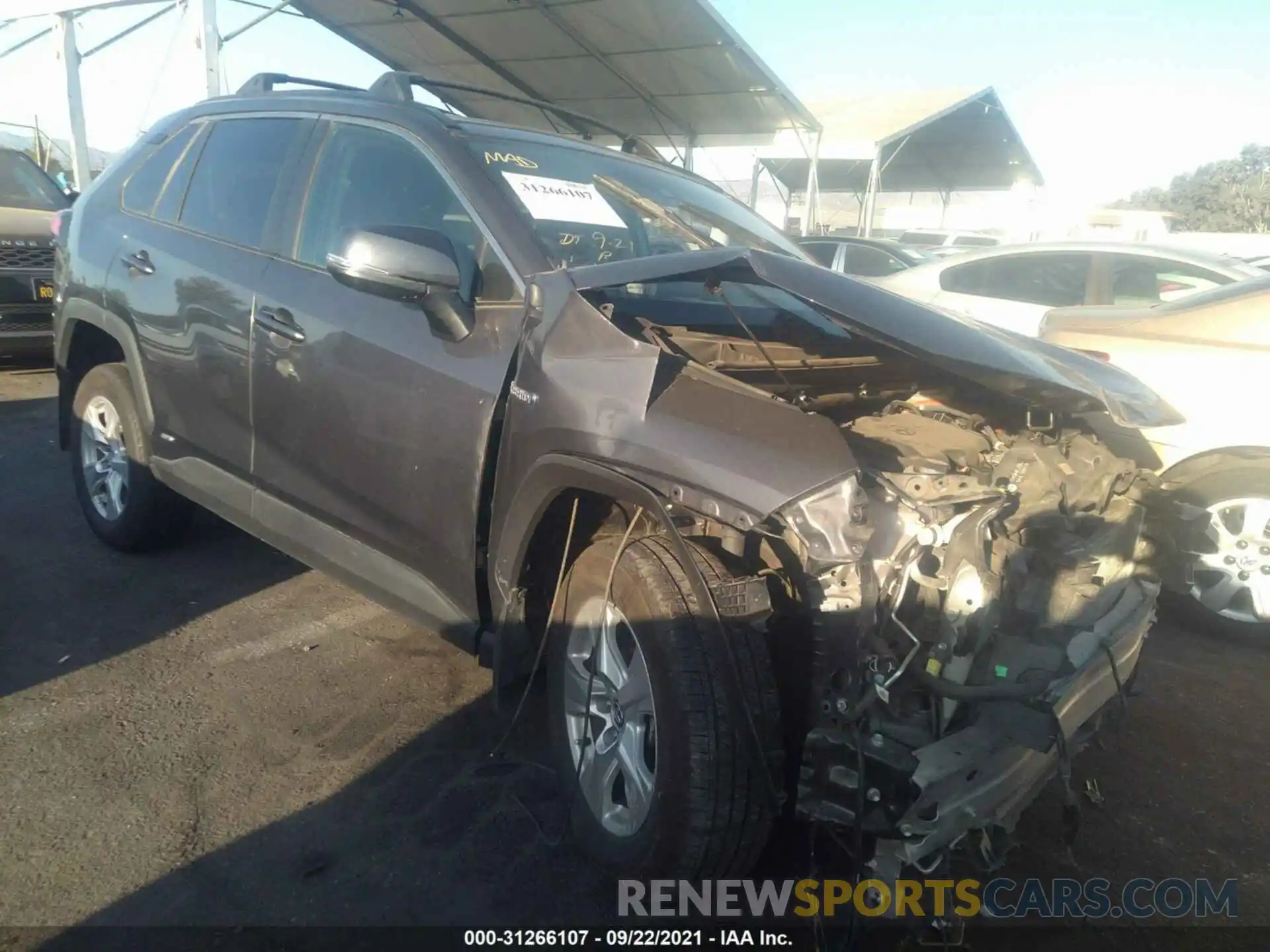 1 Photograph of a damaged car 2T3RWRFV3LW079208 TOYOTA RAV4 2020