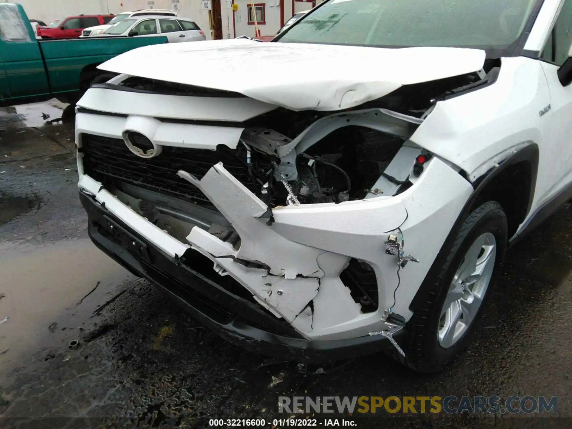 6 Photograph of a damaged car 2T3RWRFV3LW088801 TOYOTA RAV4 2020