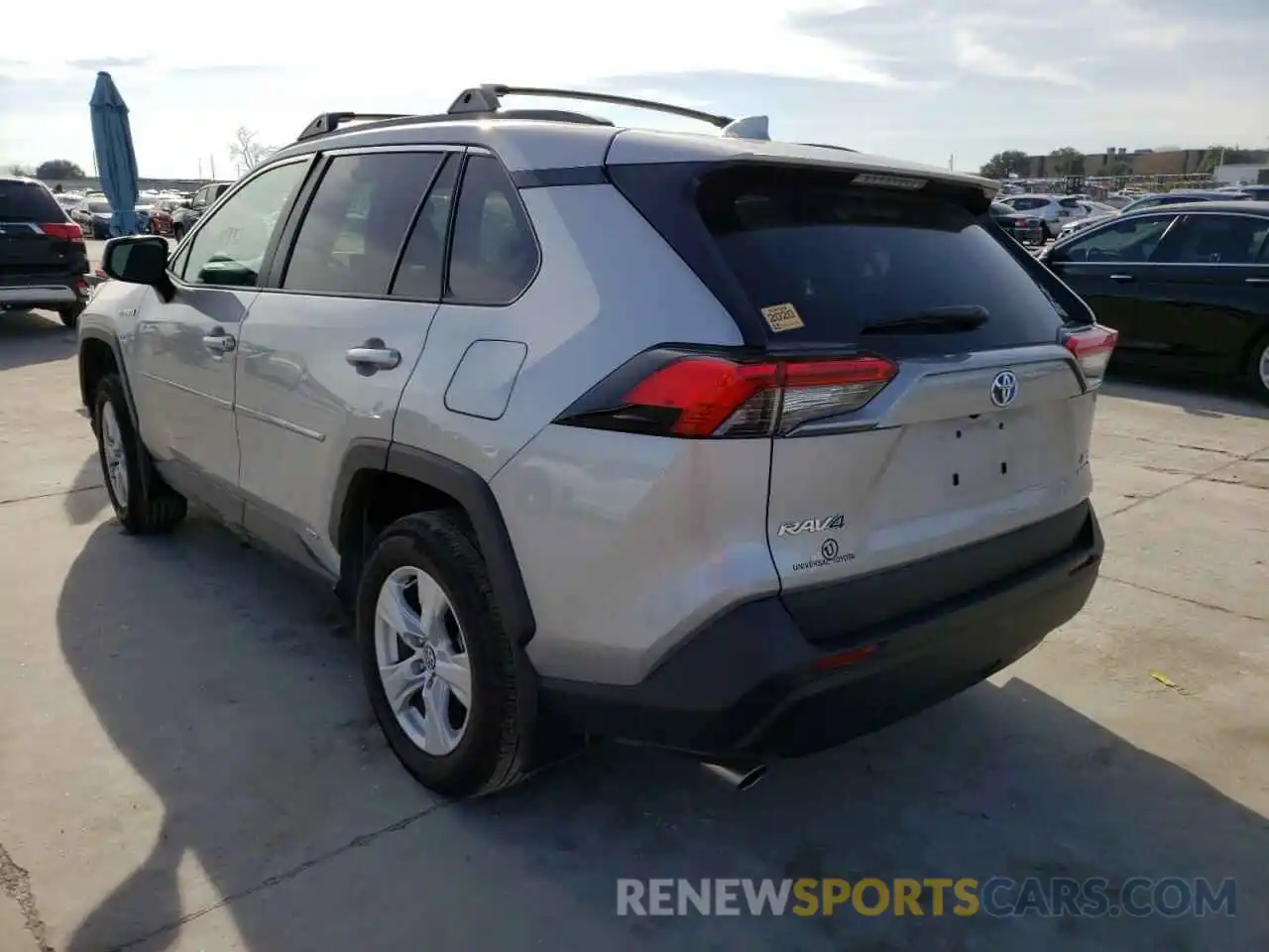 3 Photograph of a damaged car 2T3RWRFV3LW090788 TOYOTA RAV4 2020