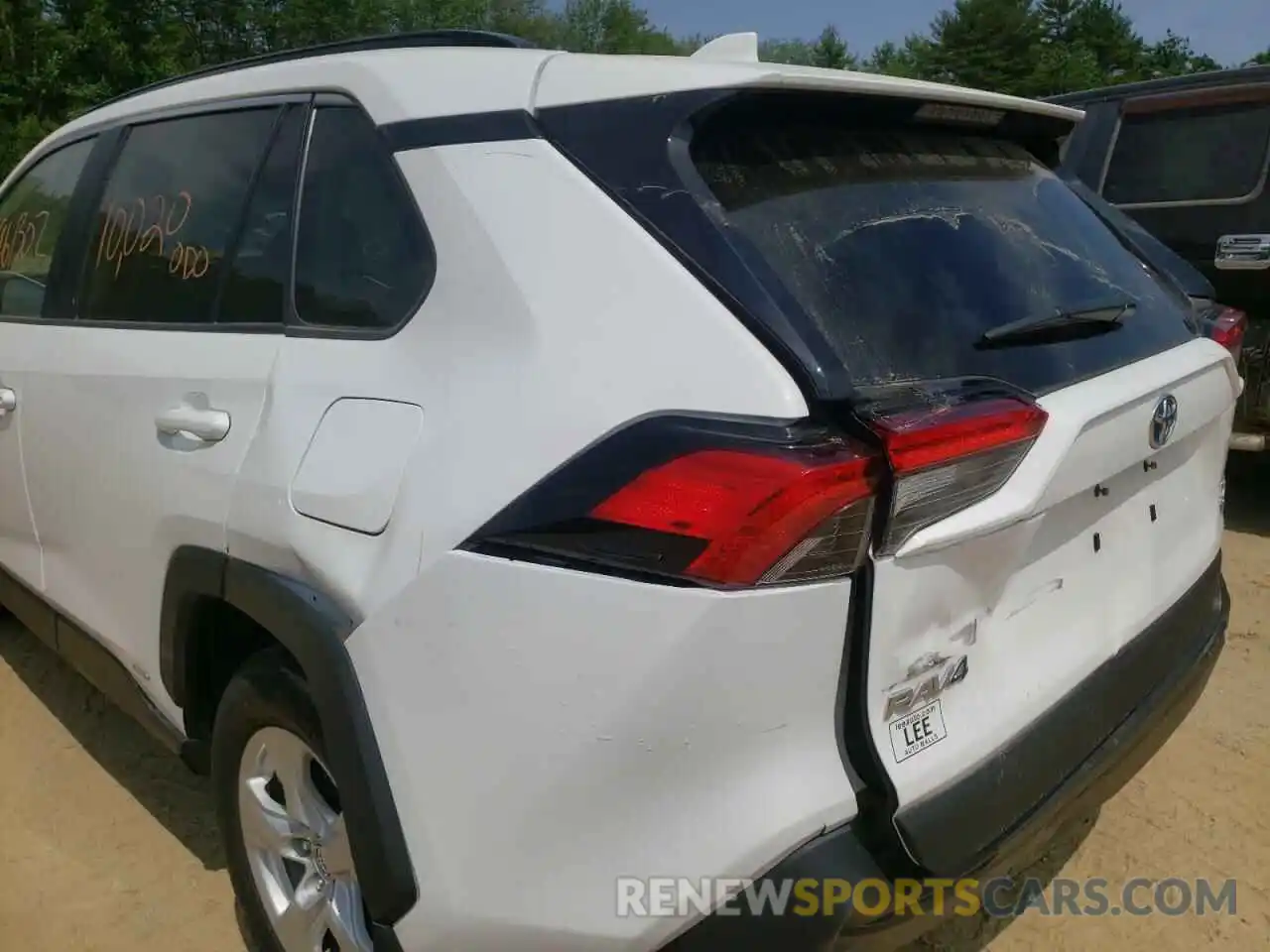 9 Photograph of a damaged car 2T3RWRFV3LW094422 TOYOTA RAV4 2020