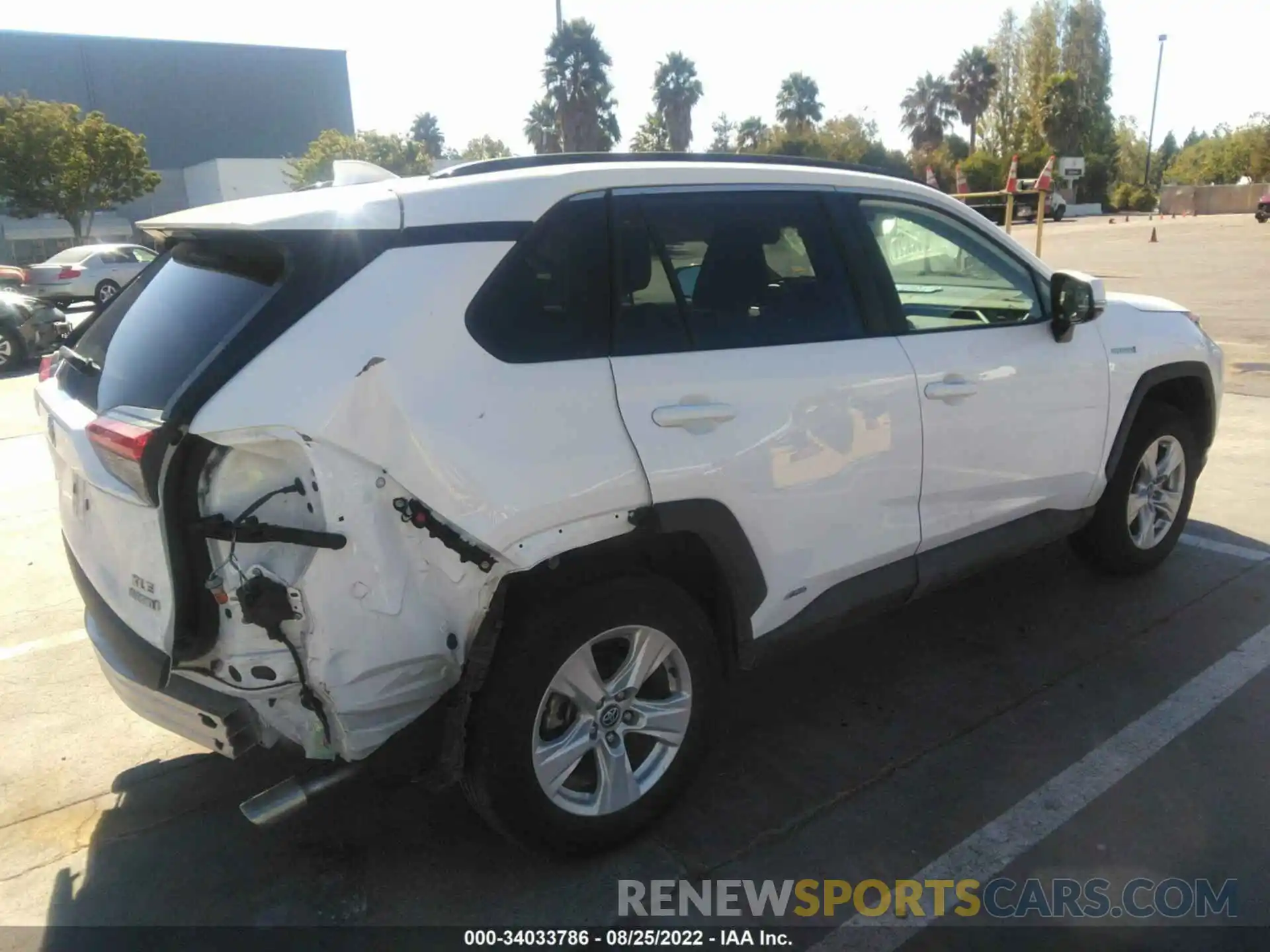 4 Photograph of a damaged car 2T3RWRFV3LW098874 TOYOTA RAV4 2020