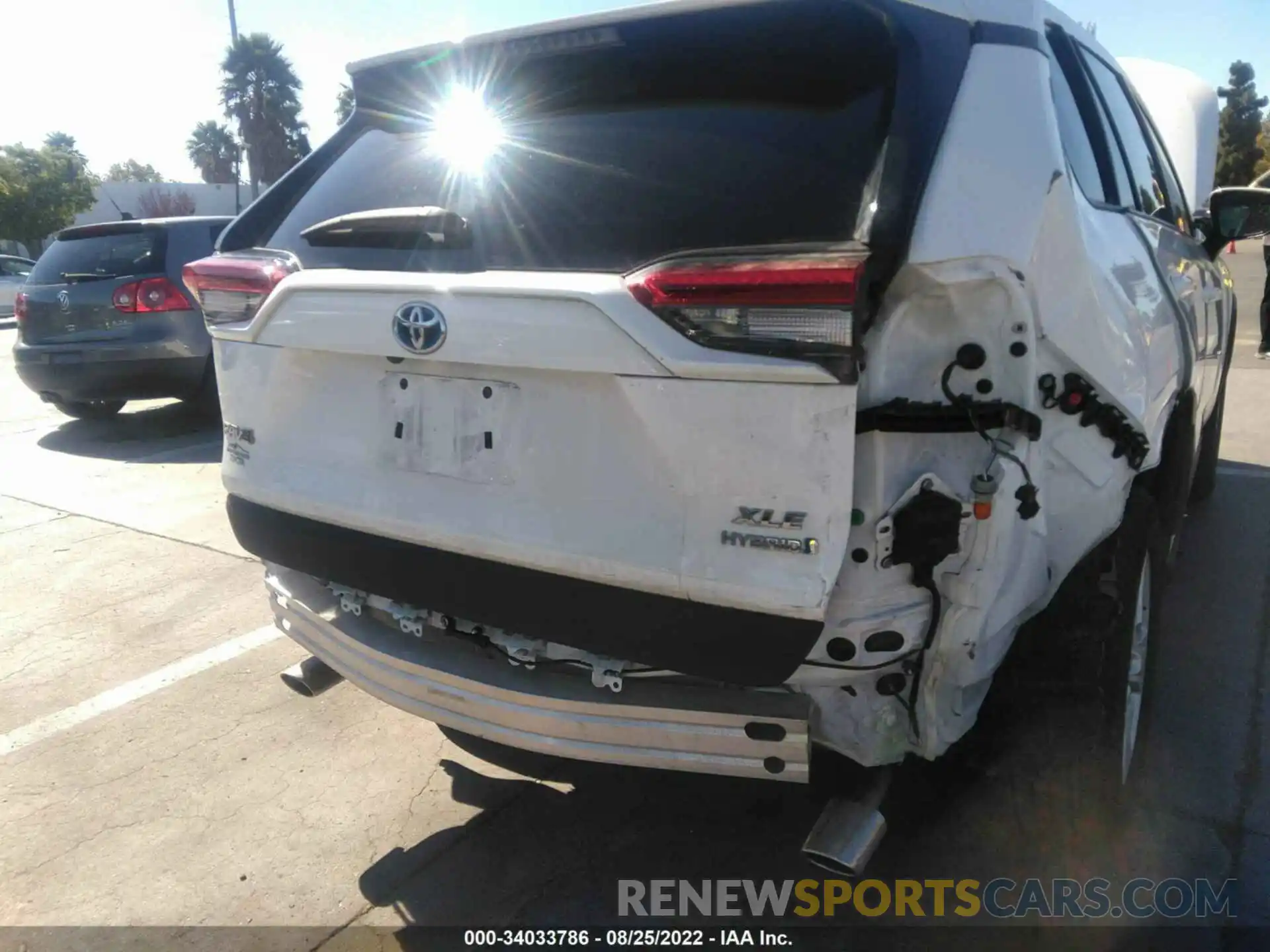 6 Photograph of a damaged car 2T3RWRFV3LW098874 TOYOTA RAV4 2020