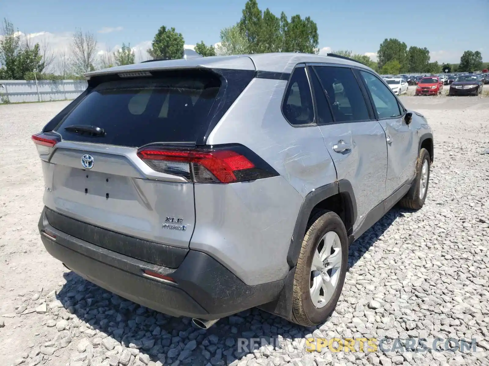 4 Photograph of a damaged car 2T3RWRFV3LW101756 TOYOTA RAV4 2020