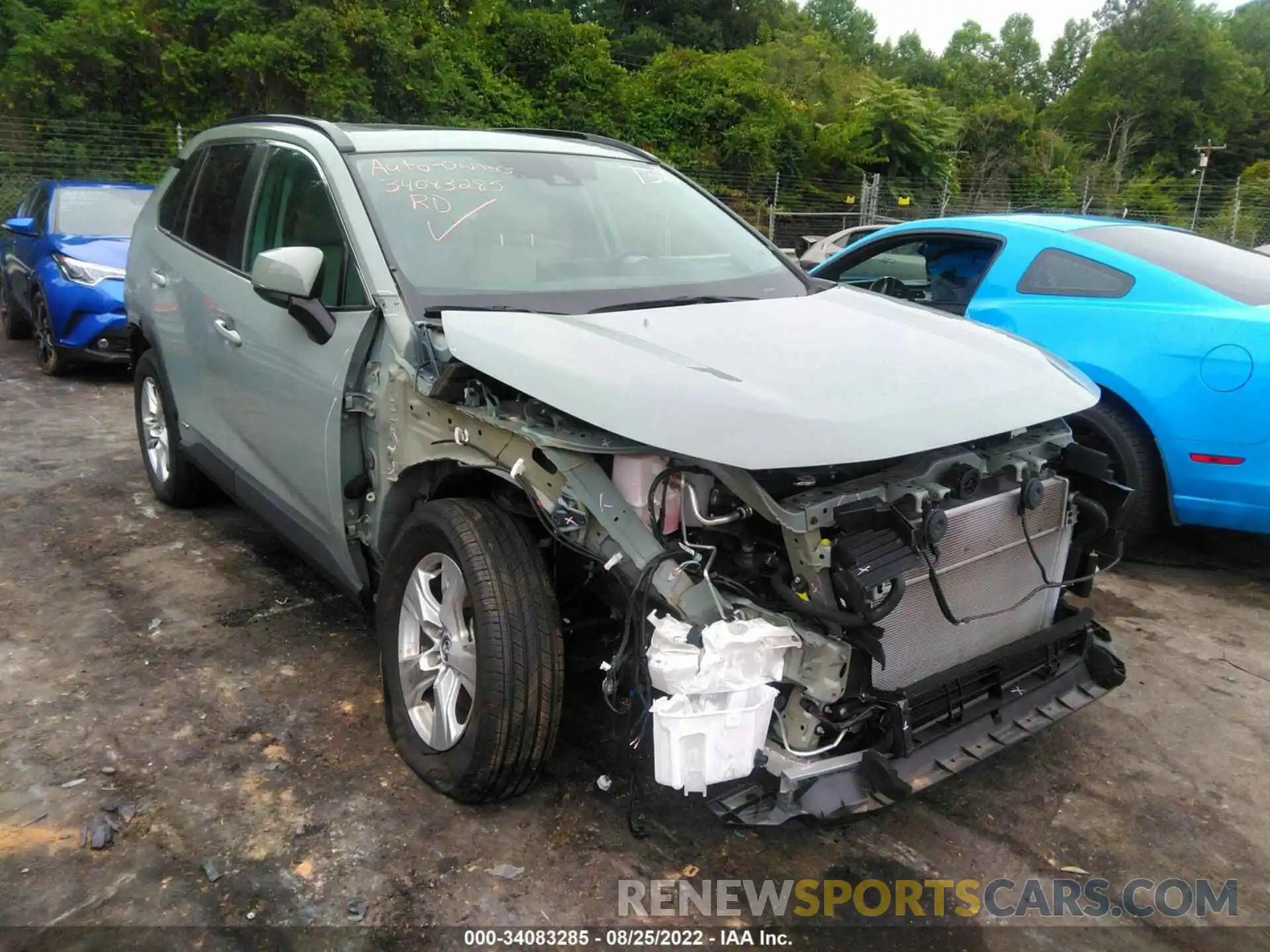 1 Photograph of a damaged car 2T3RWRFV4LW047562 TOYOTA RAV4 2020