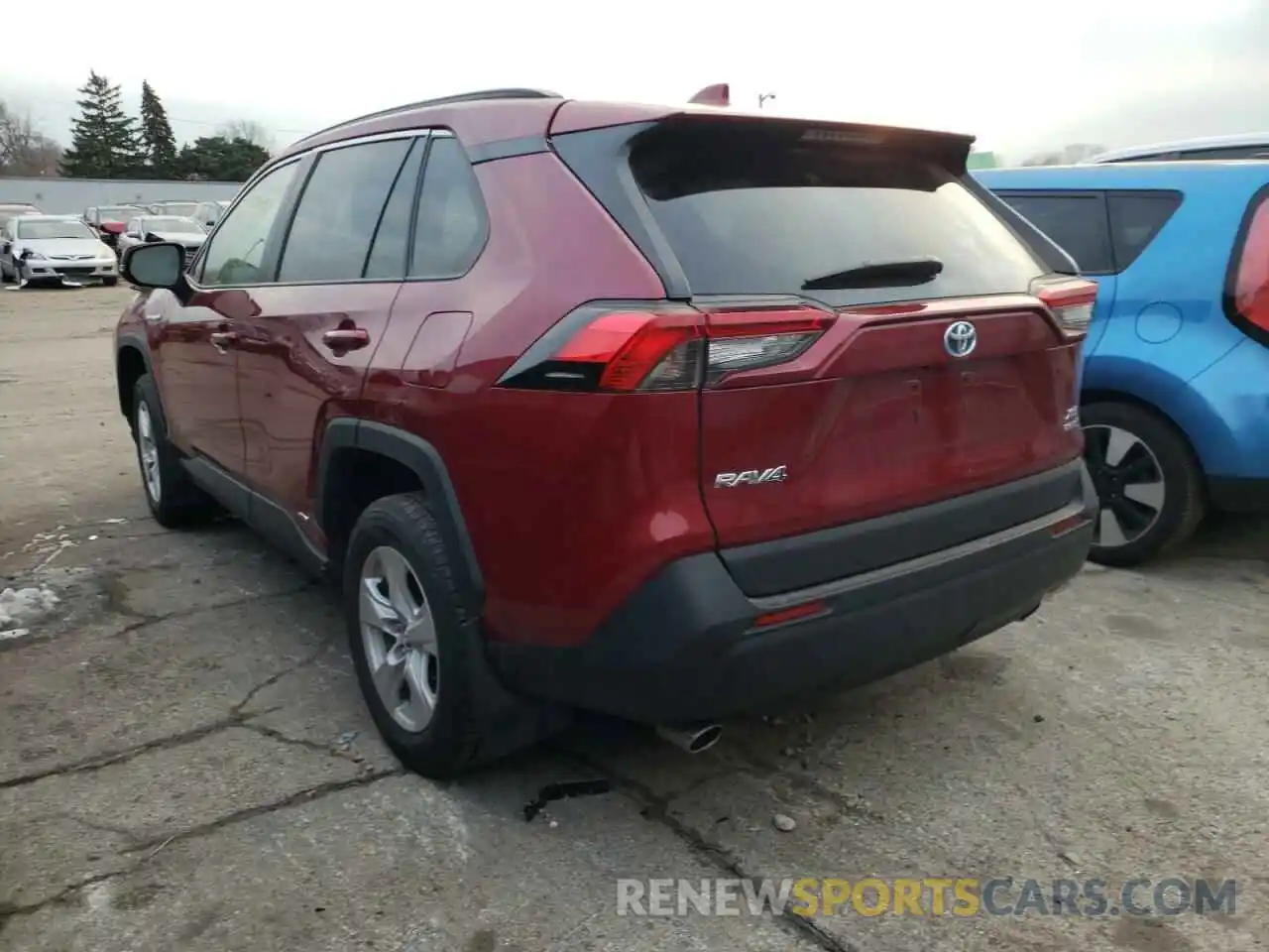 3 Photograph of a damaged car 2T3RWRFV4LW052485 TOYOTA RAV4 2020