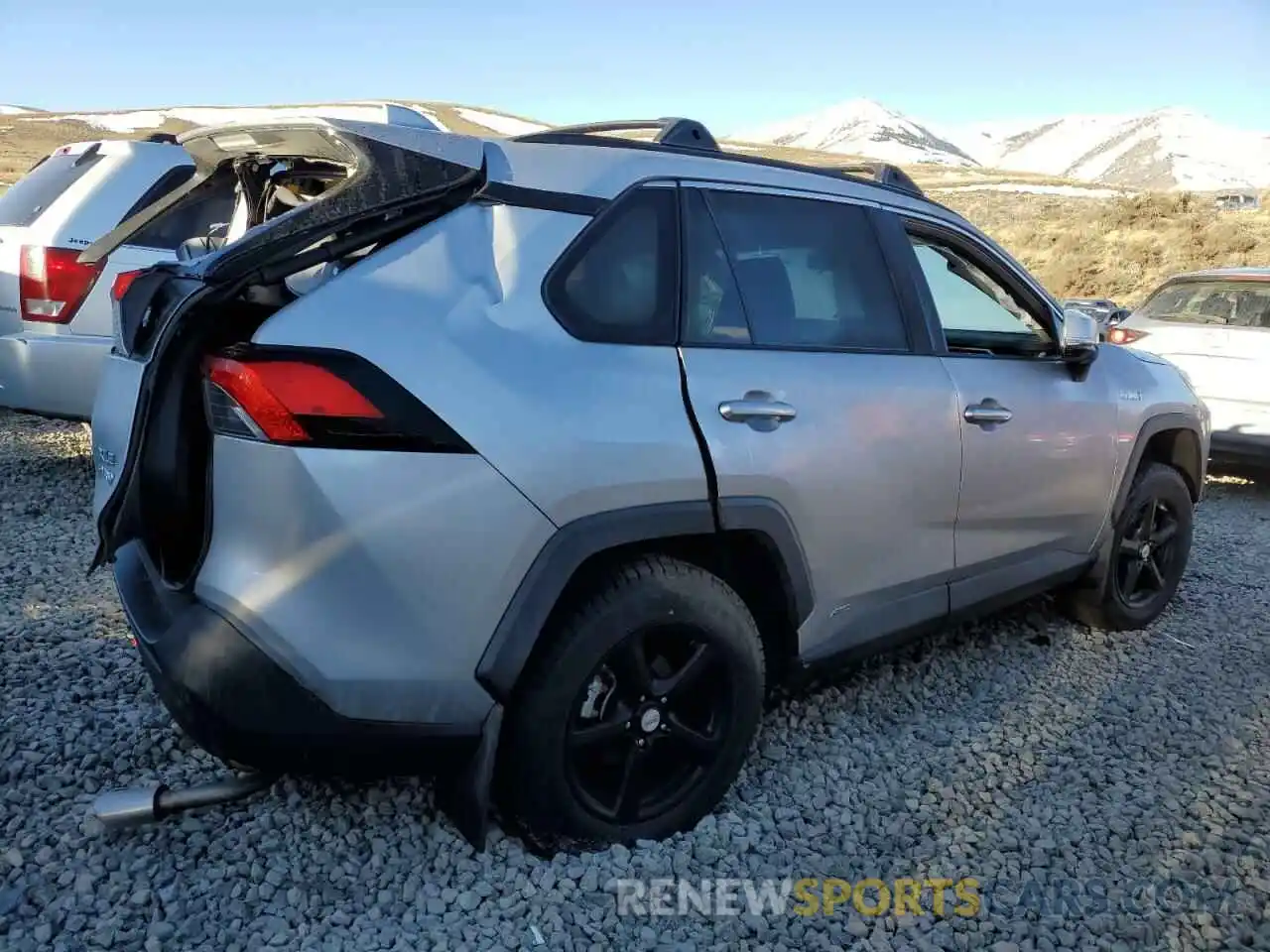 3 Photograph of a damaged car 2T3RWRFV4LW053457 TOYOTA RAV4 2020