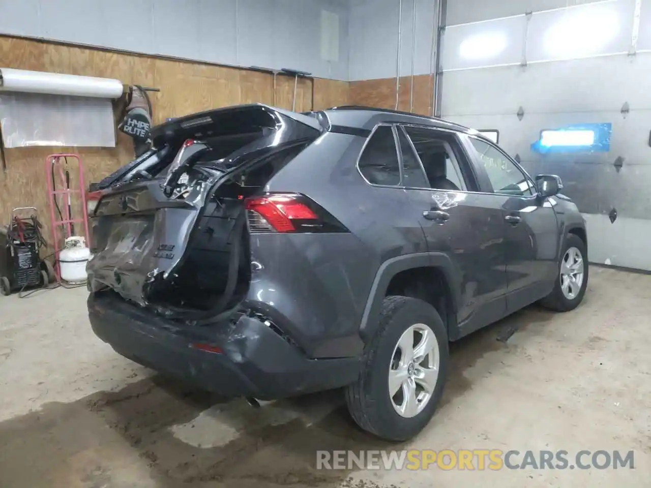 4 Photograph of a damaged car 2T3RWRFV4LW054172 TOYOTA RAV4 2020