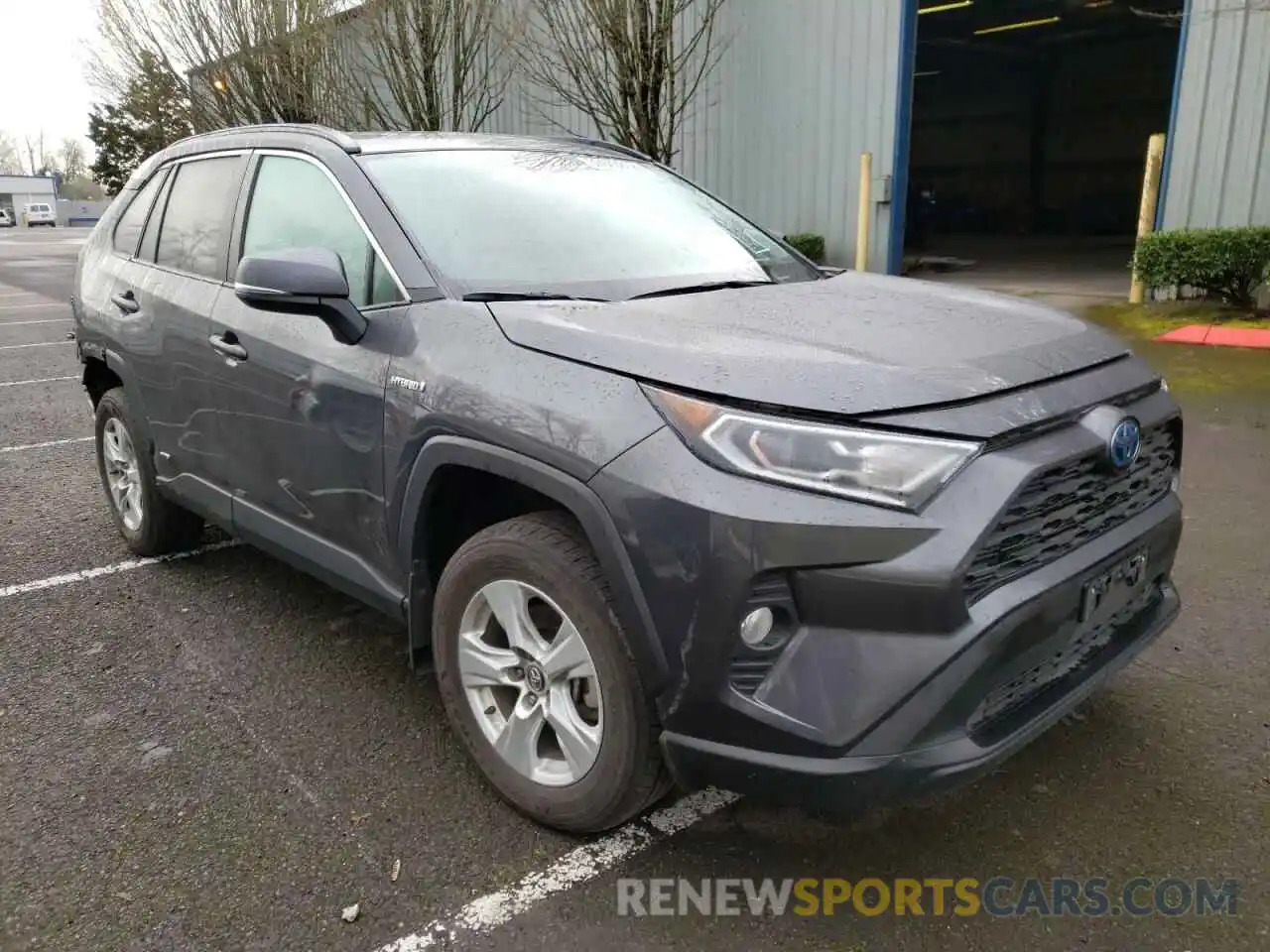 1 Photograph of a damaged car 2T3RWRFV4LW054365 TOYOTA RAV4 2020