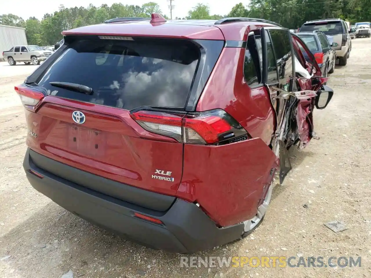 4 Photograph of a damaged car 2T3RWRFV4LW059260 TOYOTA RAV4 2020