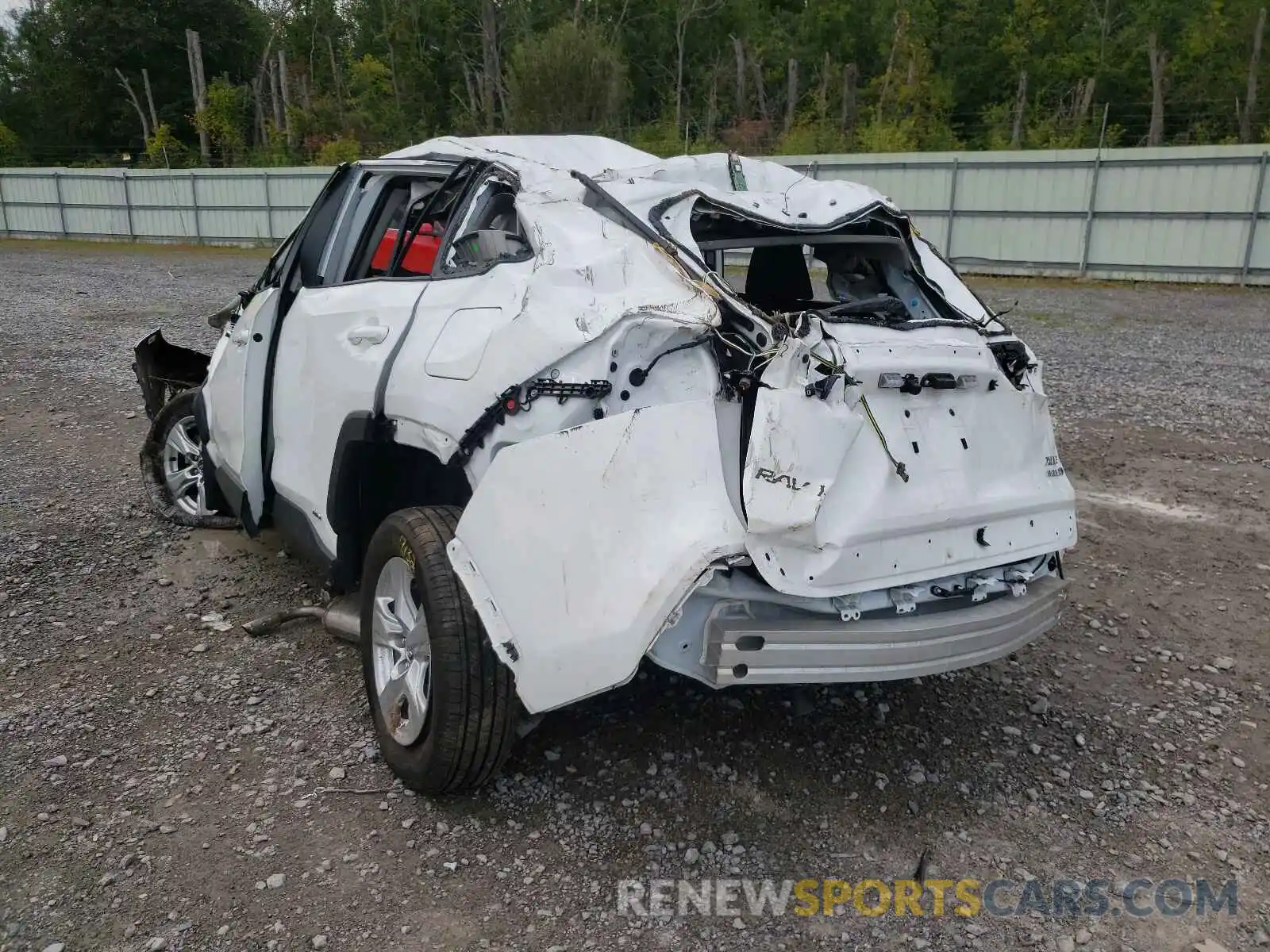 3 Photograph of a damaged car 2T3RWRFV4LW064717 TOYOTA RAV4 2020