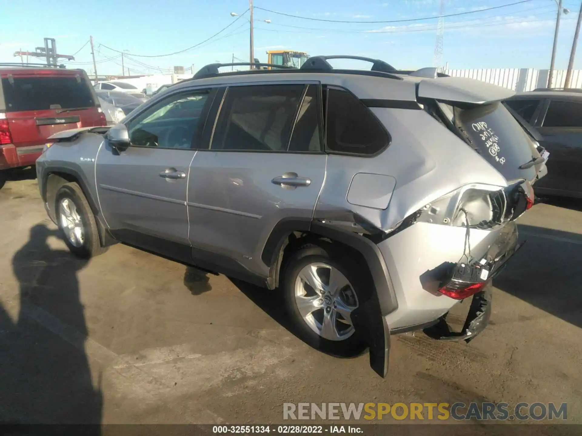 3 Фотография поврежденного автомобиля 2T3RWRFV4LW074325 TOYOTA RAV4 2020