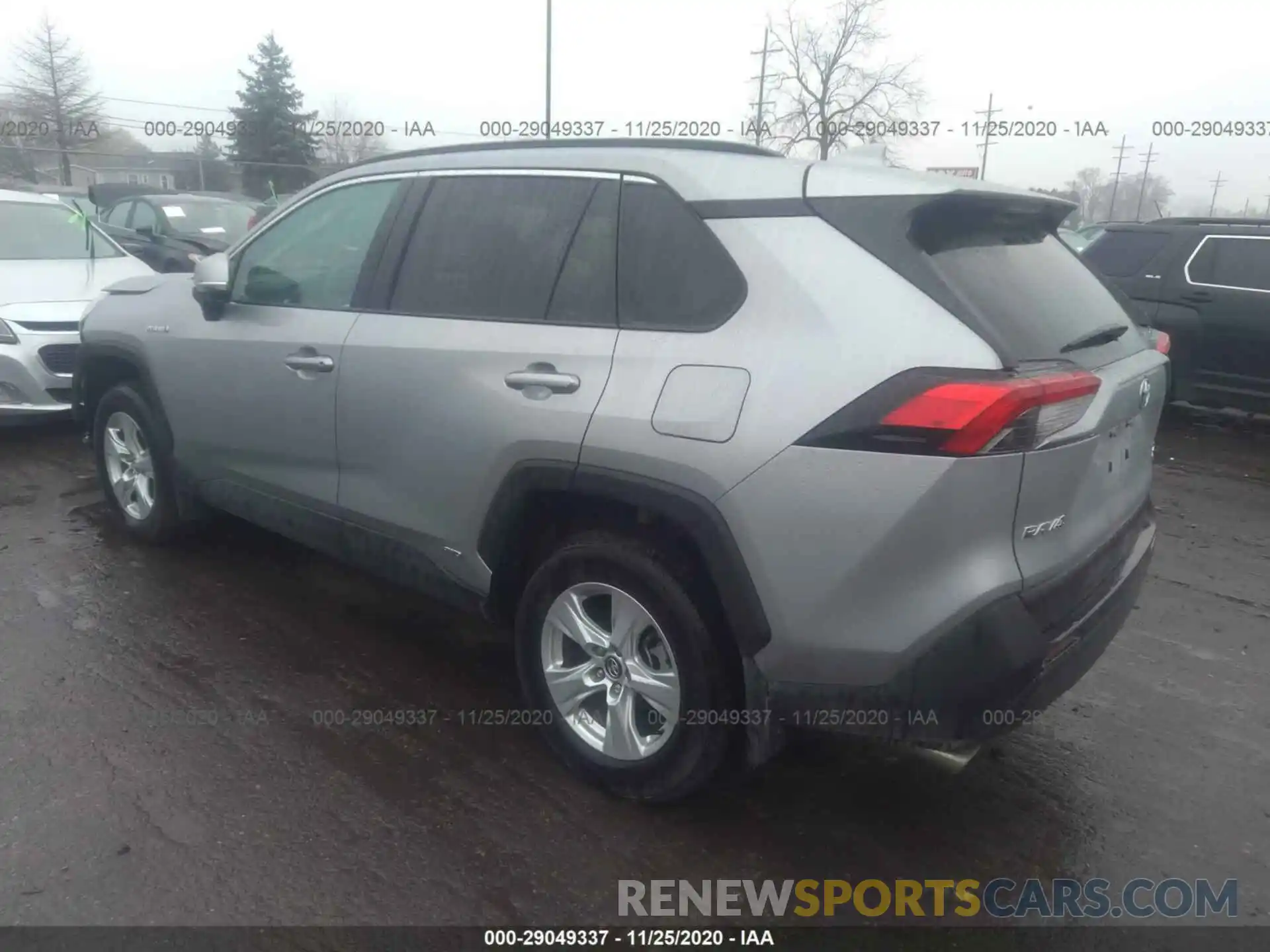 3 Photograph of a damaged car 2T3RWRFV4LW076589 TOYOTA RAV4 2020