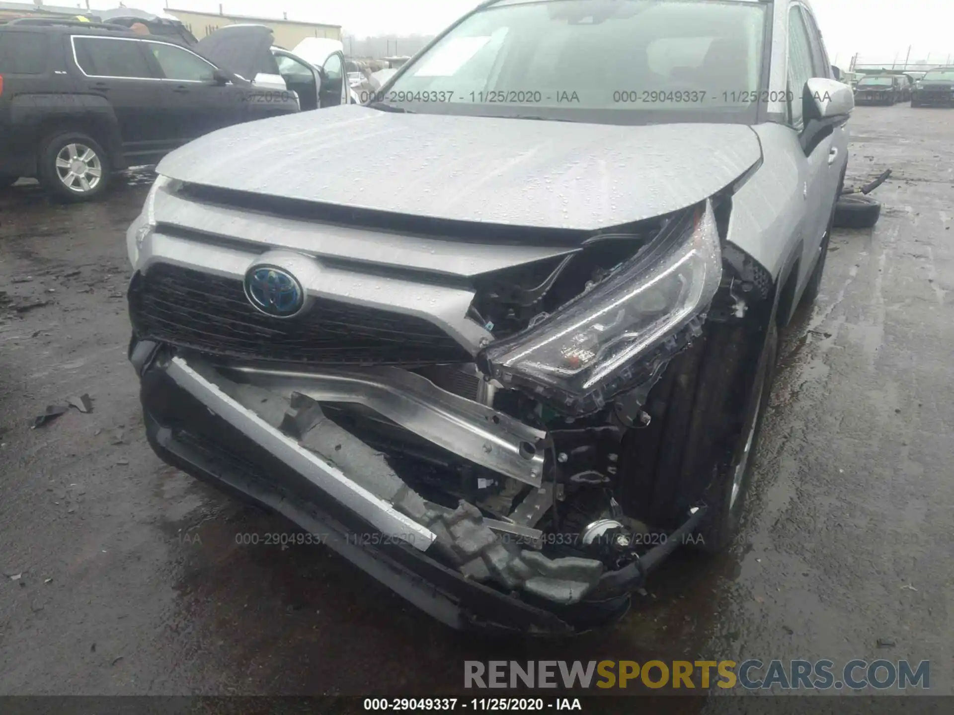 6 Photograph of a damaged car 2T3RWRFV4LW076589 TOYOTA RAV4 2020