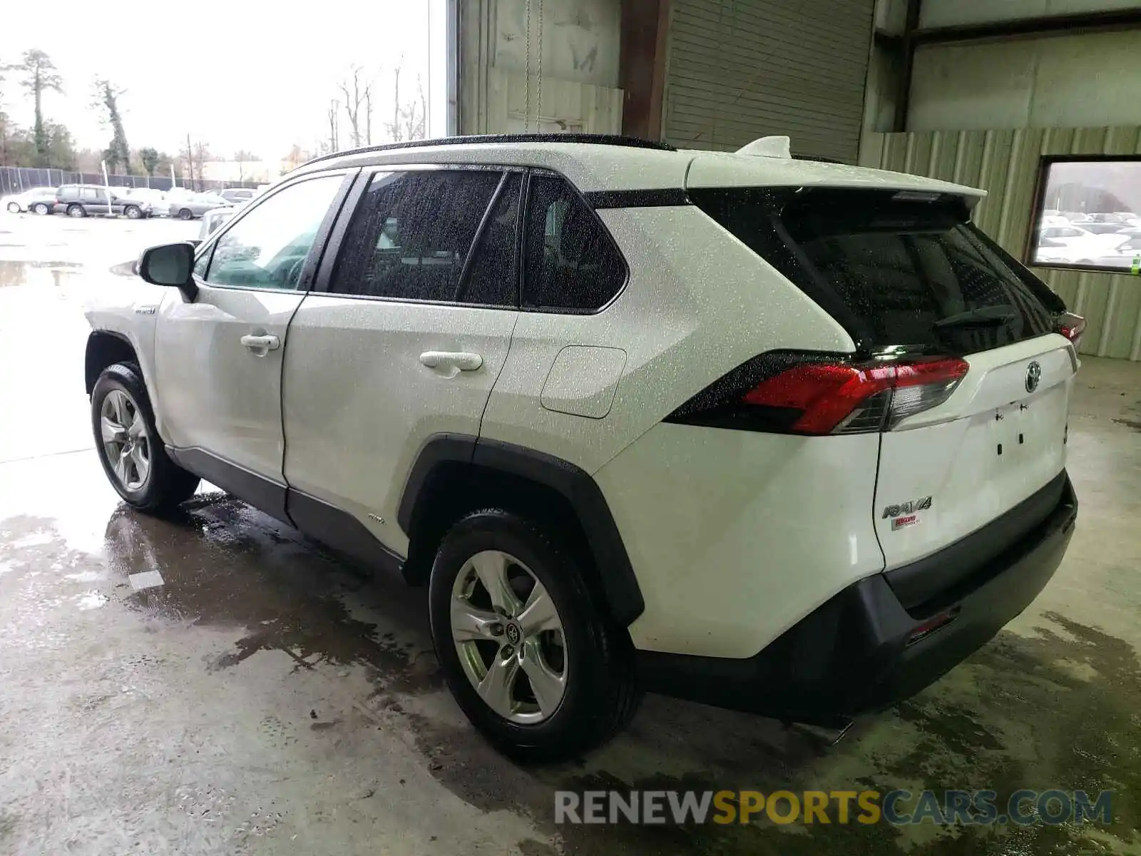 3 Photograph of a damaged car 2T3RWRFV4LW076706 TOYOTA RAV4 2020