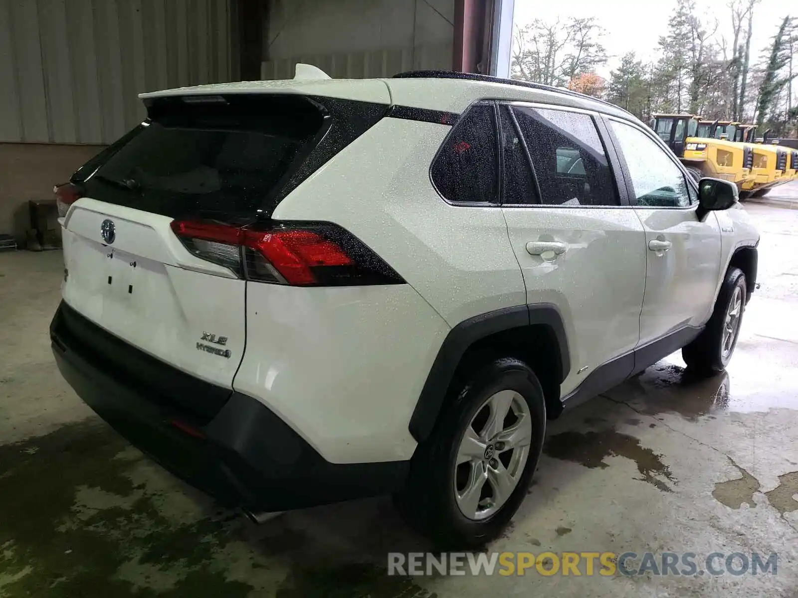 4 Photograph of a damaged car 2T3RWRFV4LW076706 TOYOTA RAV4 2020