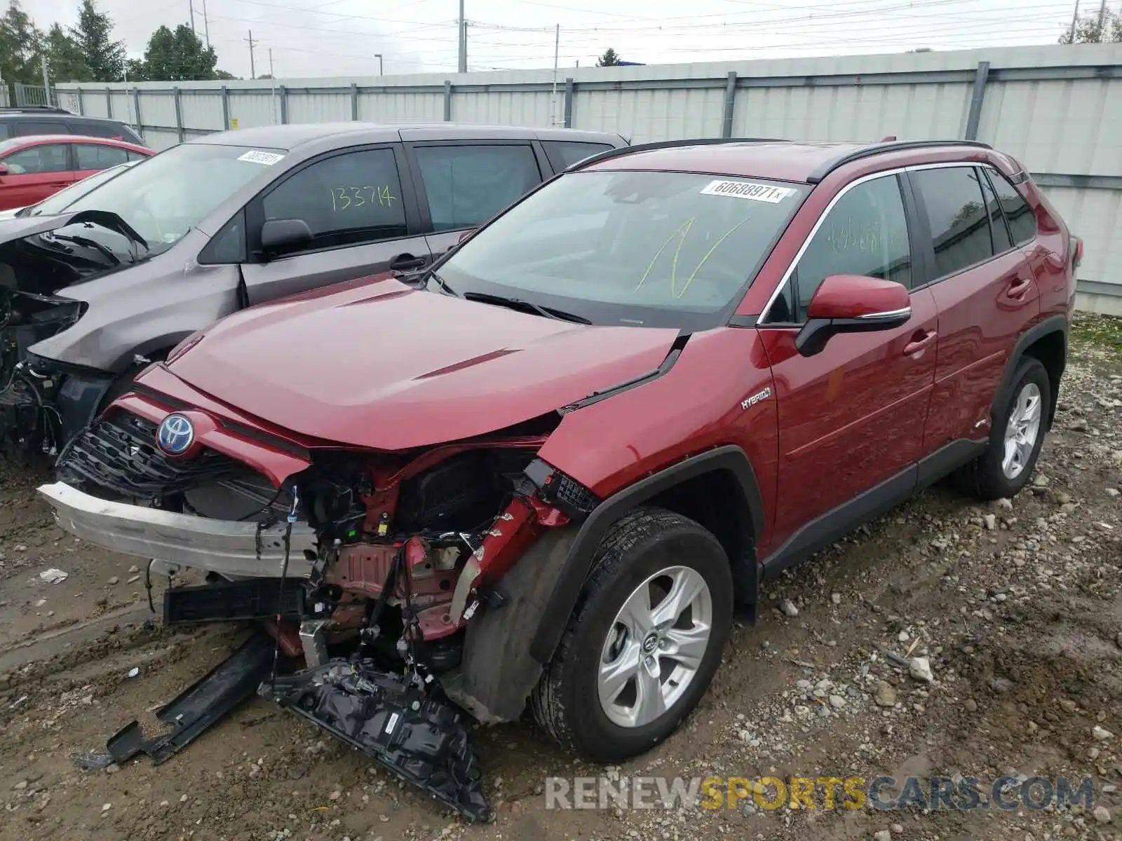 2 Photograph of a damaged car 2T3RWRFV4LW077936 TOYOTA RAV4 2020