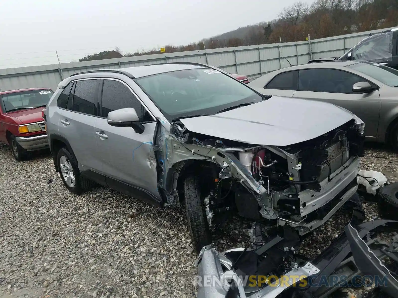 1 Photograph of a damaged car 2T3RWRFV4LW079587 TOYOTA RAV4 2020