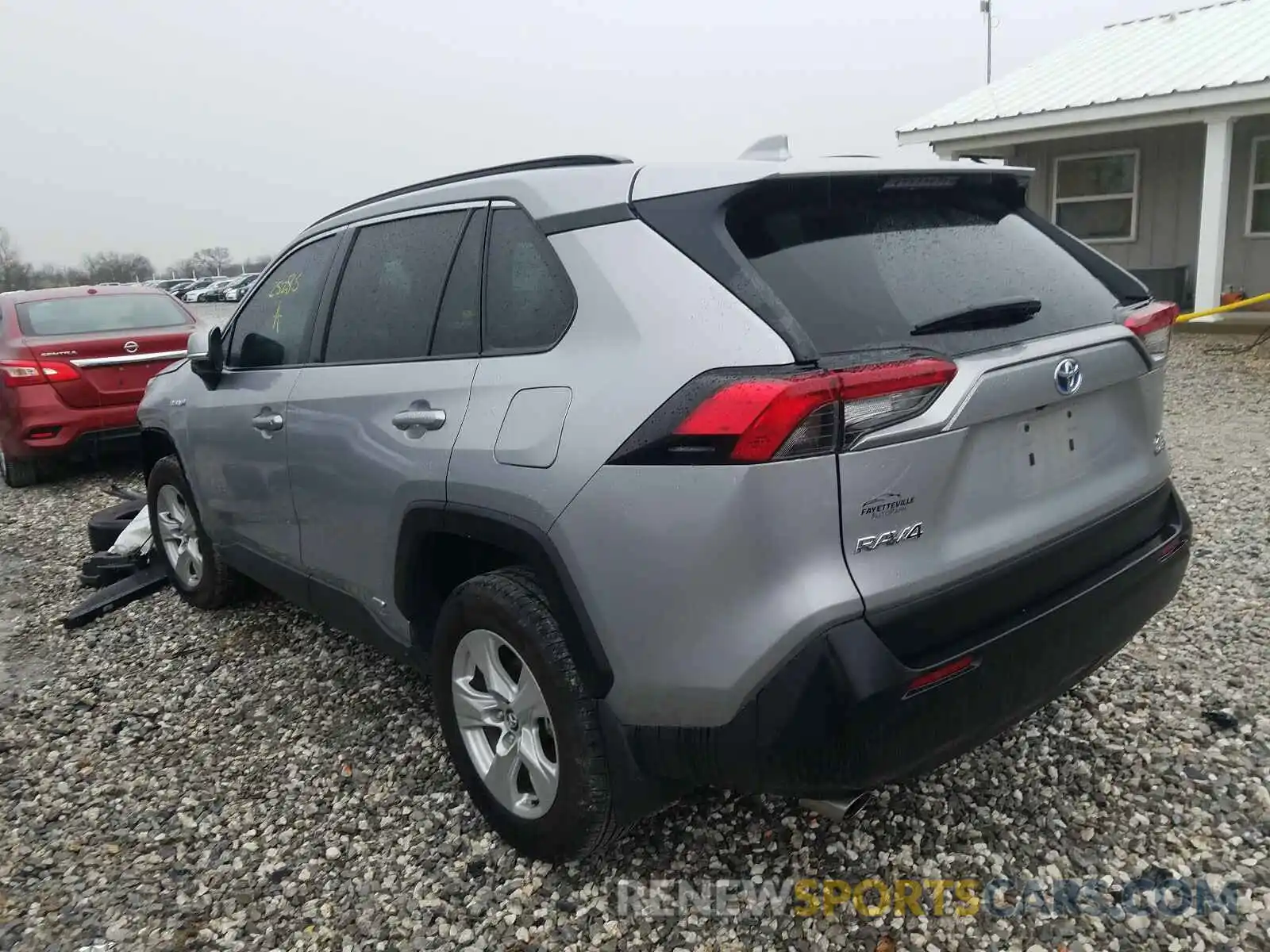 3 Photograph of a damaged car 2T3RWRFV4LW079587 TOYOTA RAV4 2020