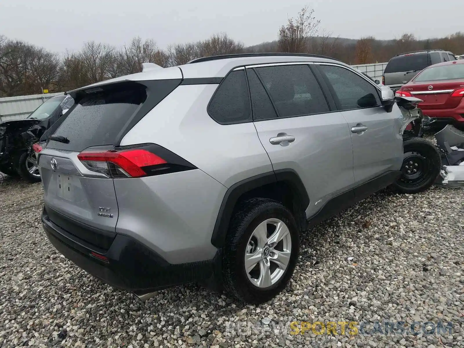 4 Photograph of a damaged car 2T3RWRFV4LW079587 TOYOTA RAV4 2020