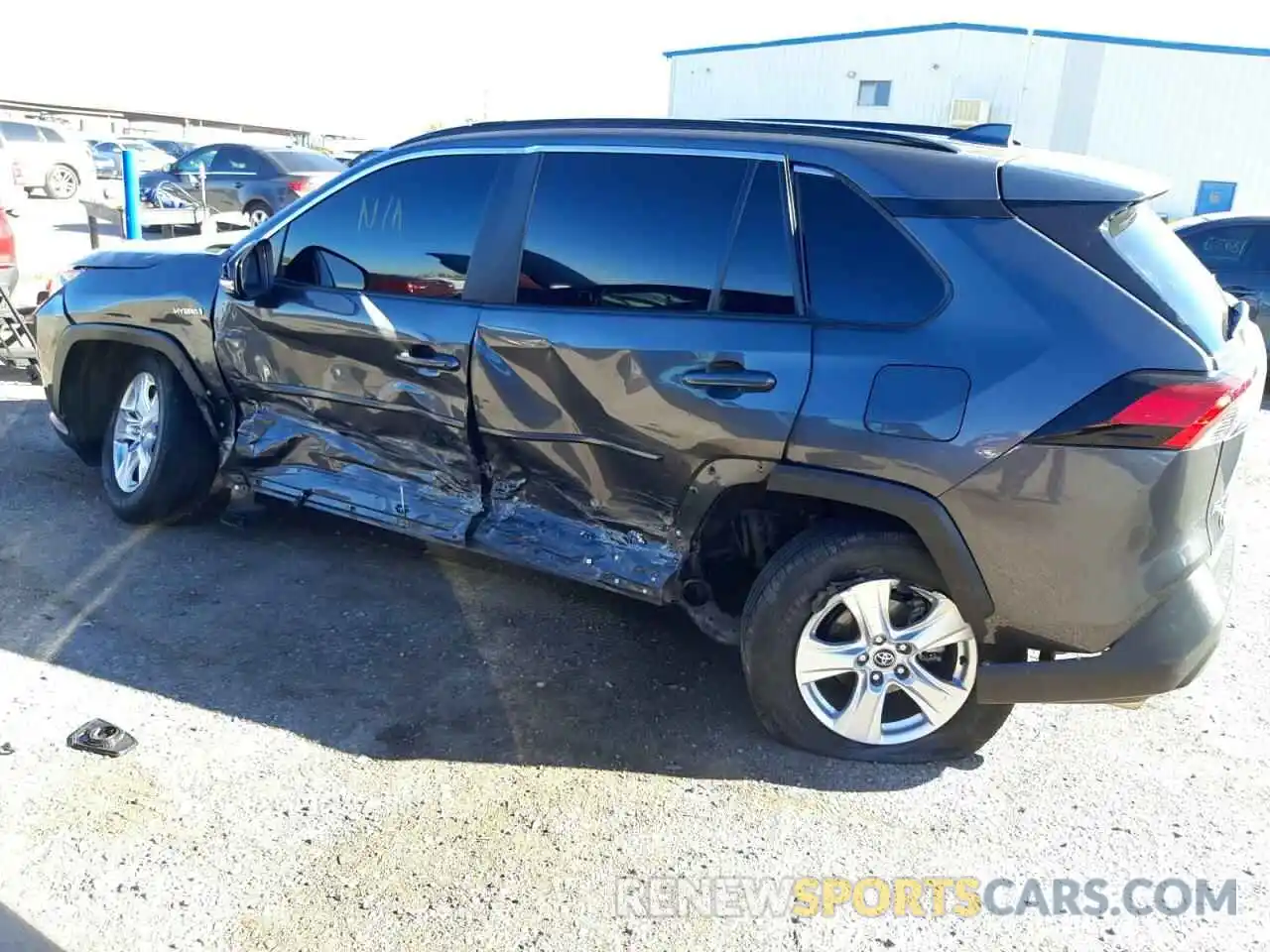 9 Photograph of a damaged car 2T3RWRFV4LW080562 TOYOTA RAV4 2020