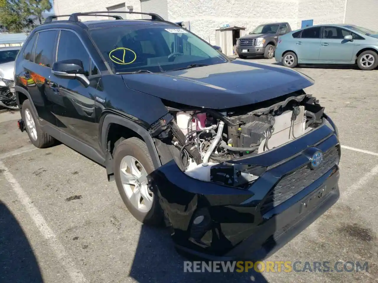 1 Photograph of a damaged car 2T3RWRFV4LW083610 TOYOTA RAV4 2020